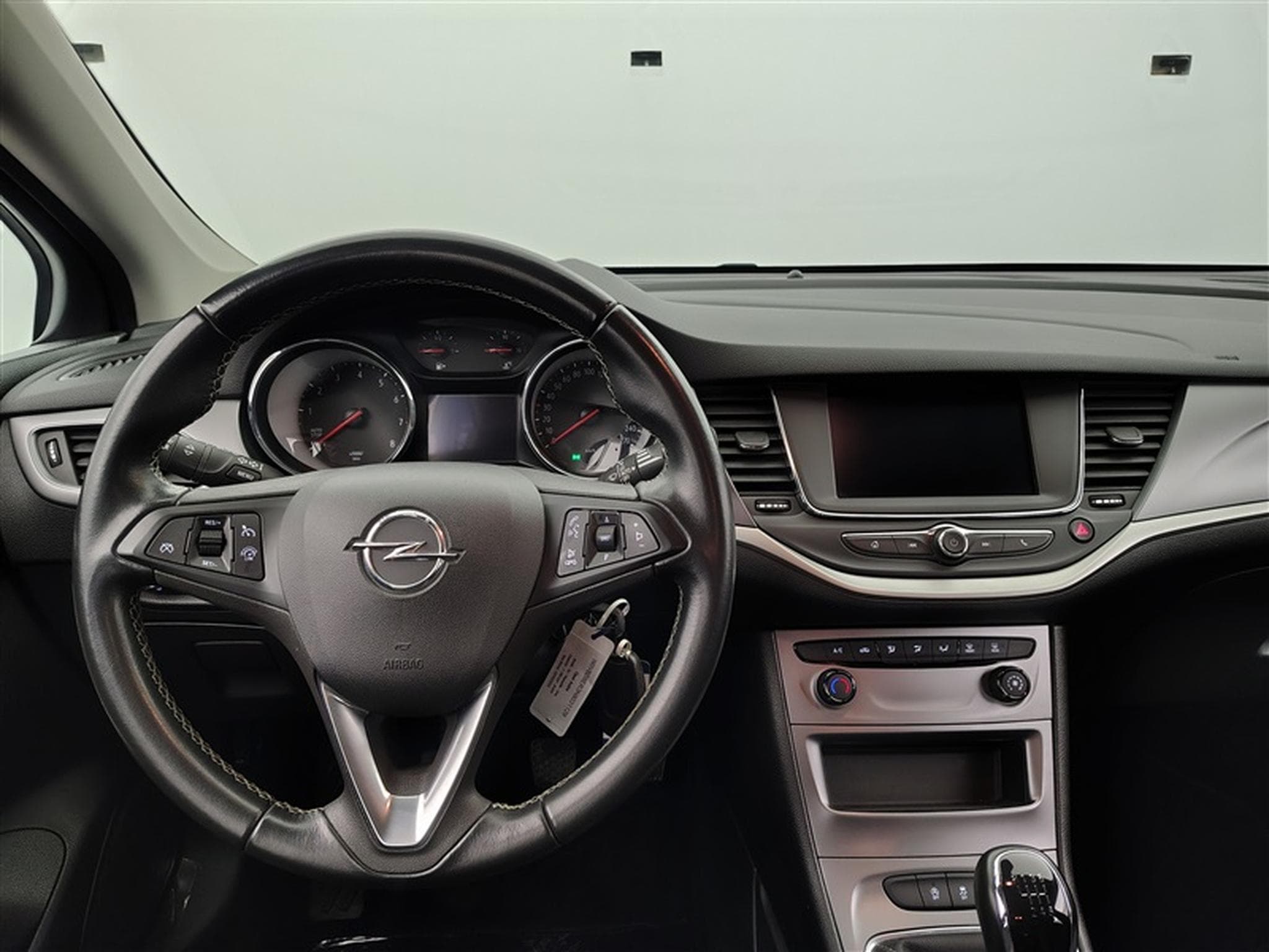 Opel Astra Sports Tourer 1.2 Turbo Edition (2022) - Photo 9