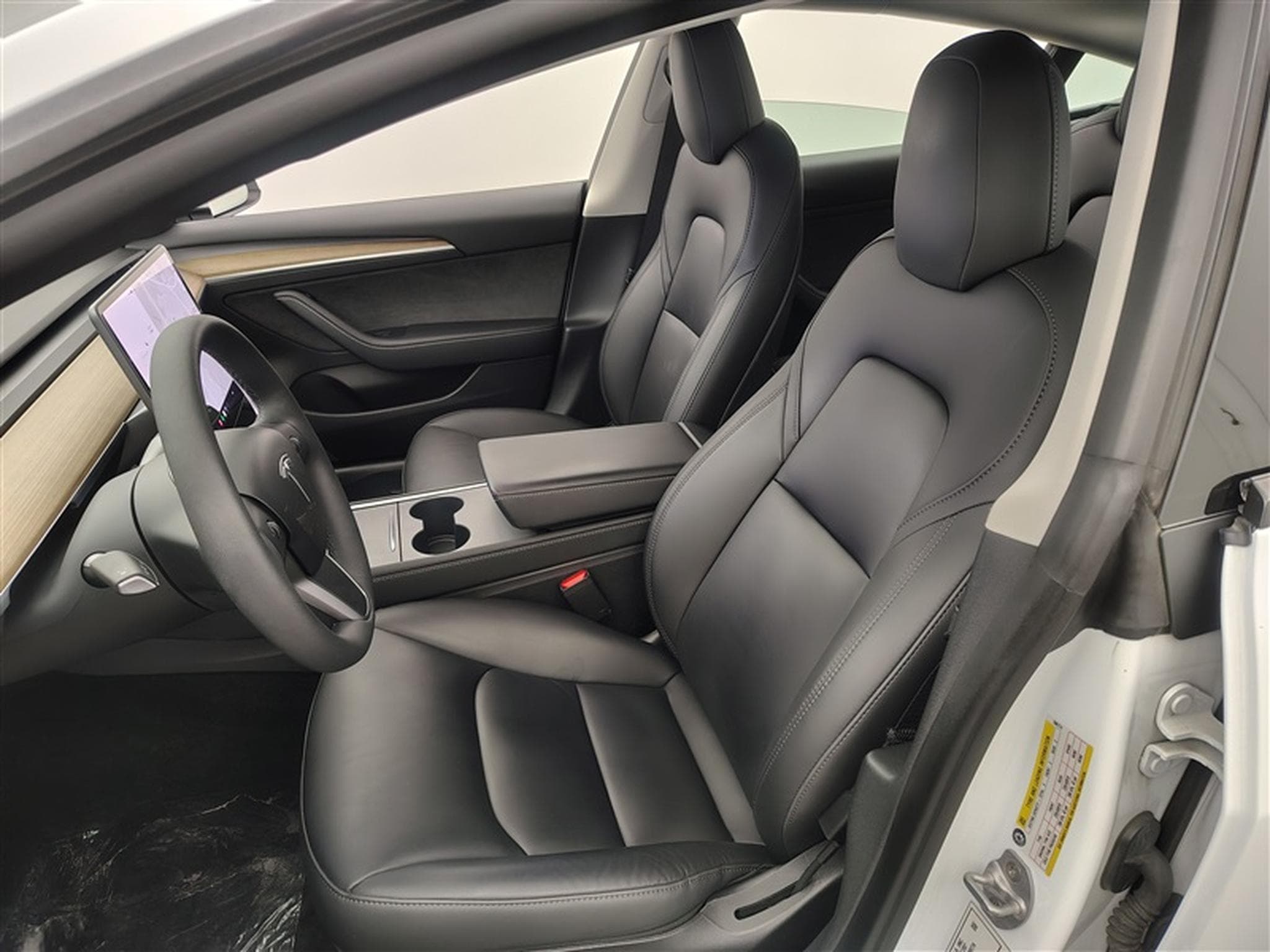 Tesla Model 3 60 kWh Standard Plus NAVI / FULL LED / CUIR / PANO (2023) - Photo 7