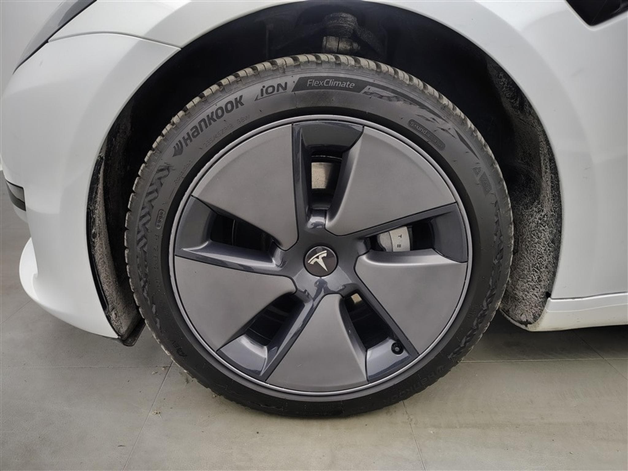 Tesla Model 3 60 kWh Standard Plus NAVI / FULL LED / CUIR / PANO (2023) - Photo 6