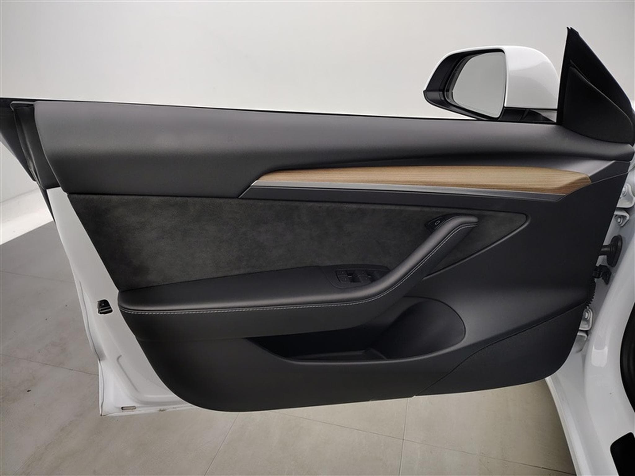 Tesla Model 3 60 kWh Standard Plus NAVI / FULL LED / CUIR / PANO (2023) - Photo 17