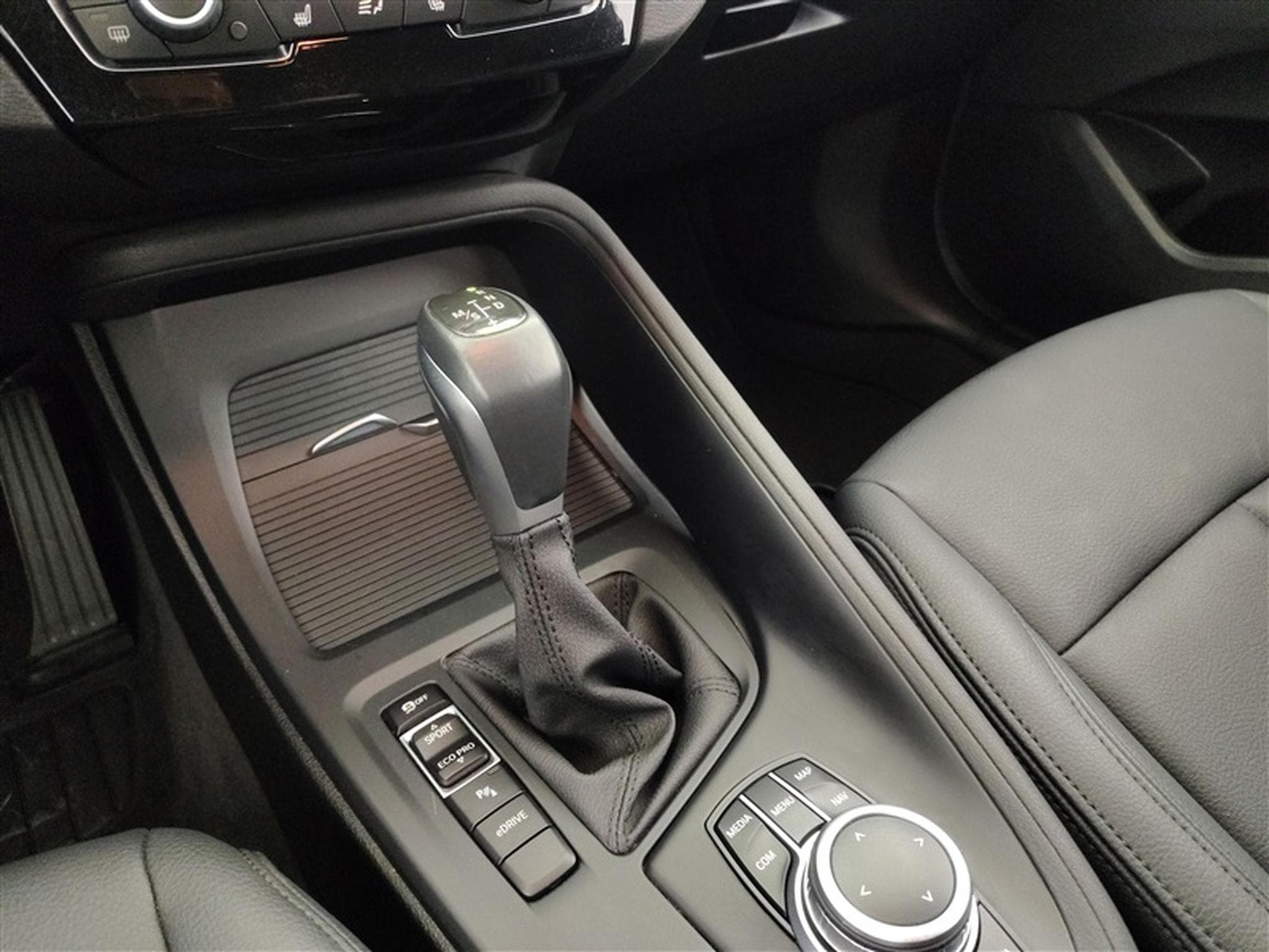 BMW X1 PHEV 1.5iA xDrive25e CUIR/NAVI/FULL LED/JA17/PDC (2022) - Foto 12