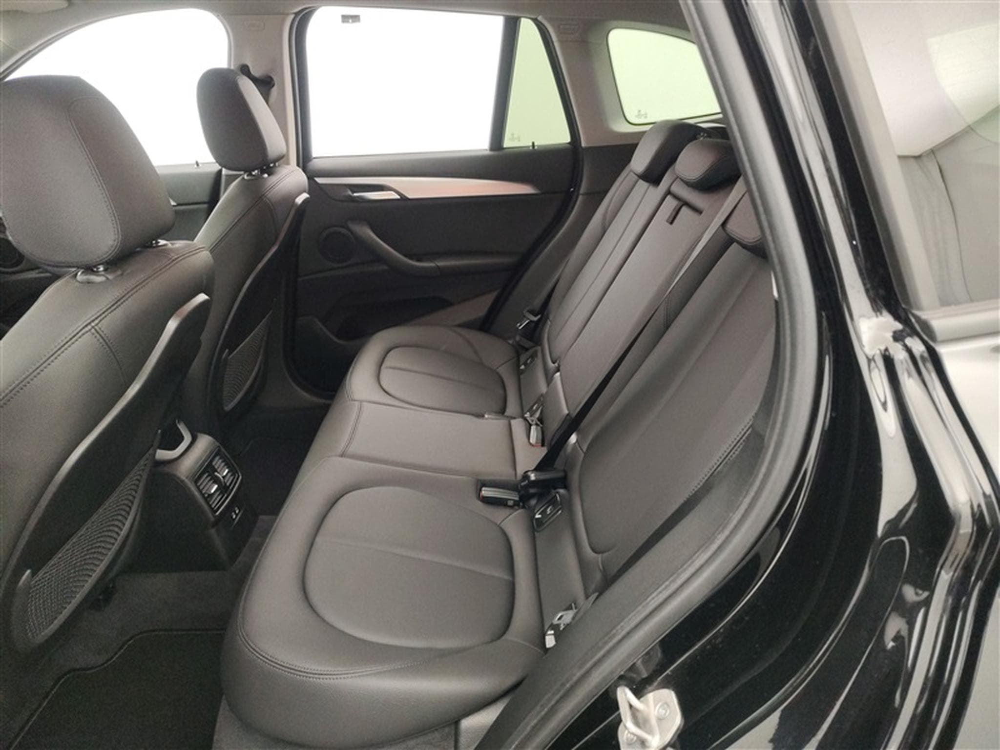BMW X1 PHEV 1.5iA xDrive25e CUIR/NAVI/FULL LED/JA17/PDC (2022) - Foto 13