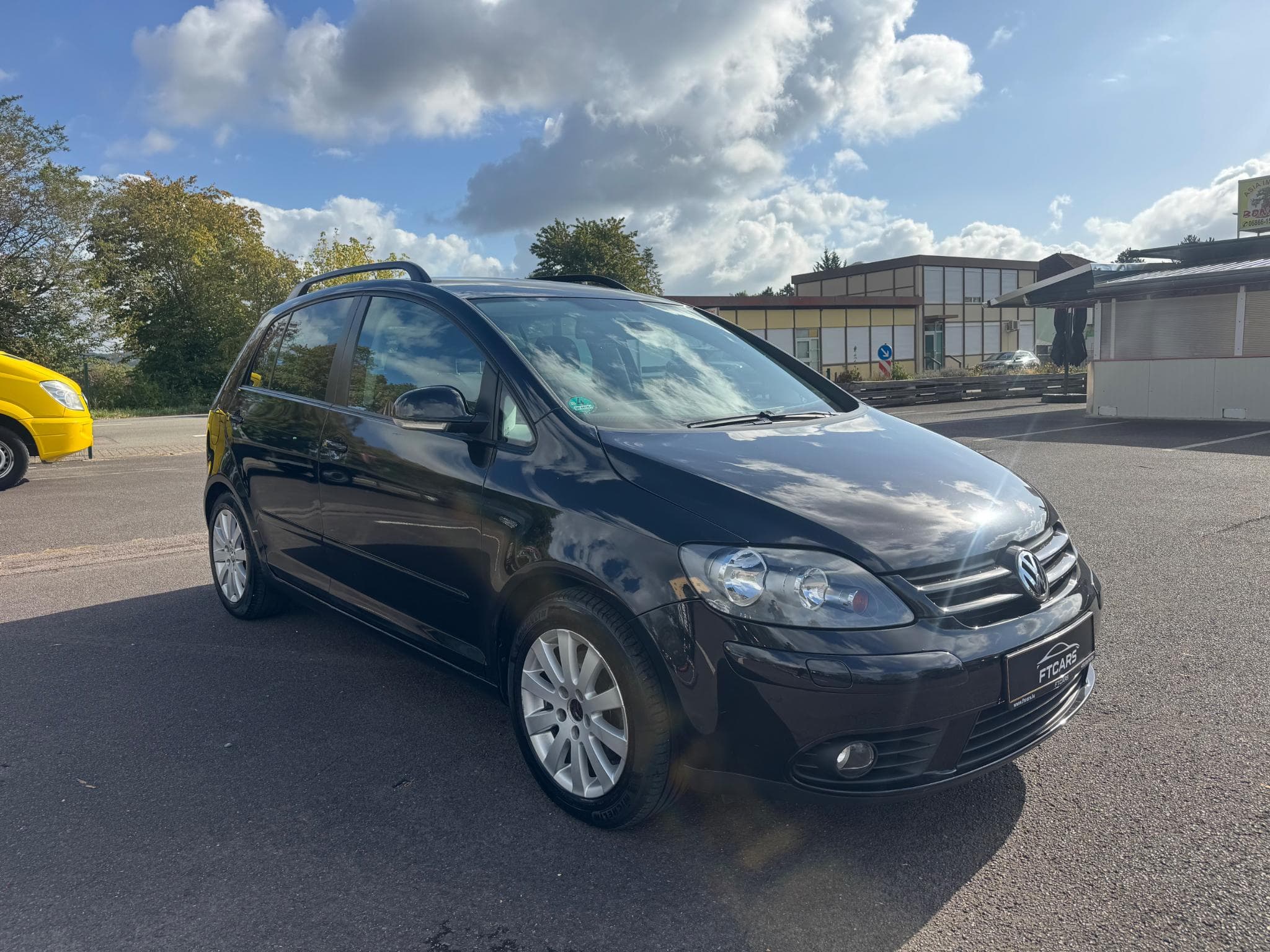 VW Golf 1.9 TDI 105ch (2009) - Photo 2