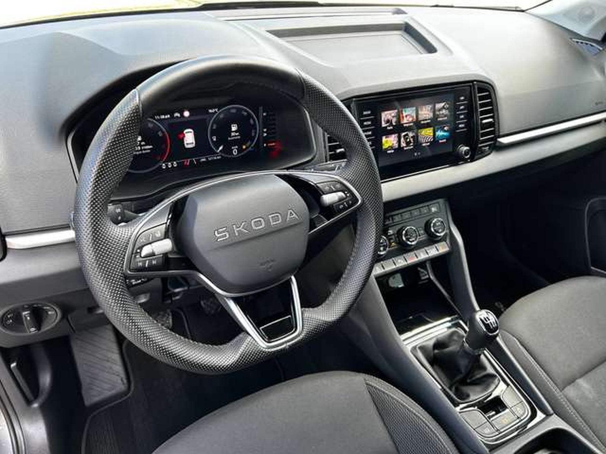 Skoda Karoq 1.0 TSI 115 CV EXECUTIVE (2025) - Foto 5