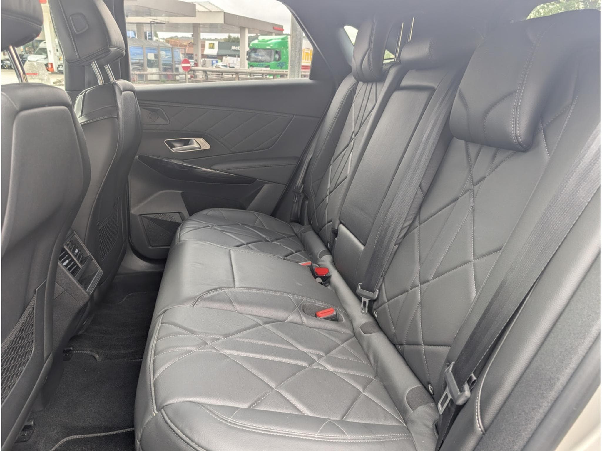 DS Automobiles DS7 E-TENSE 225 RIVOLI BOITE AUTO (2022) - Photo 9