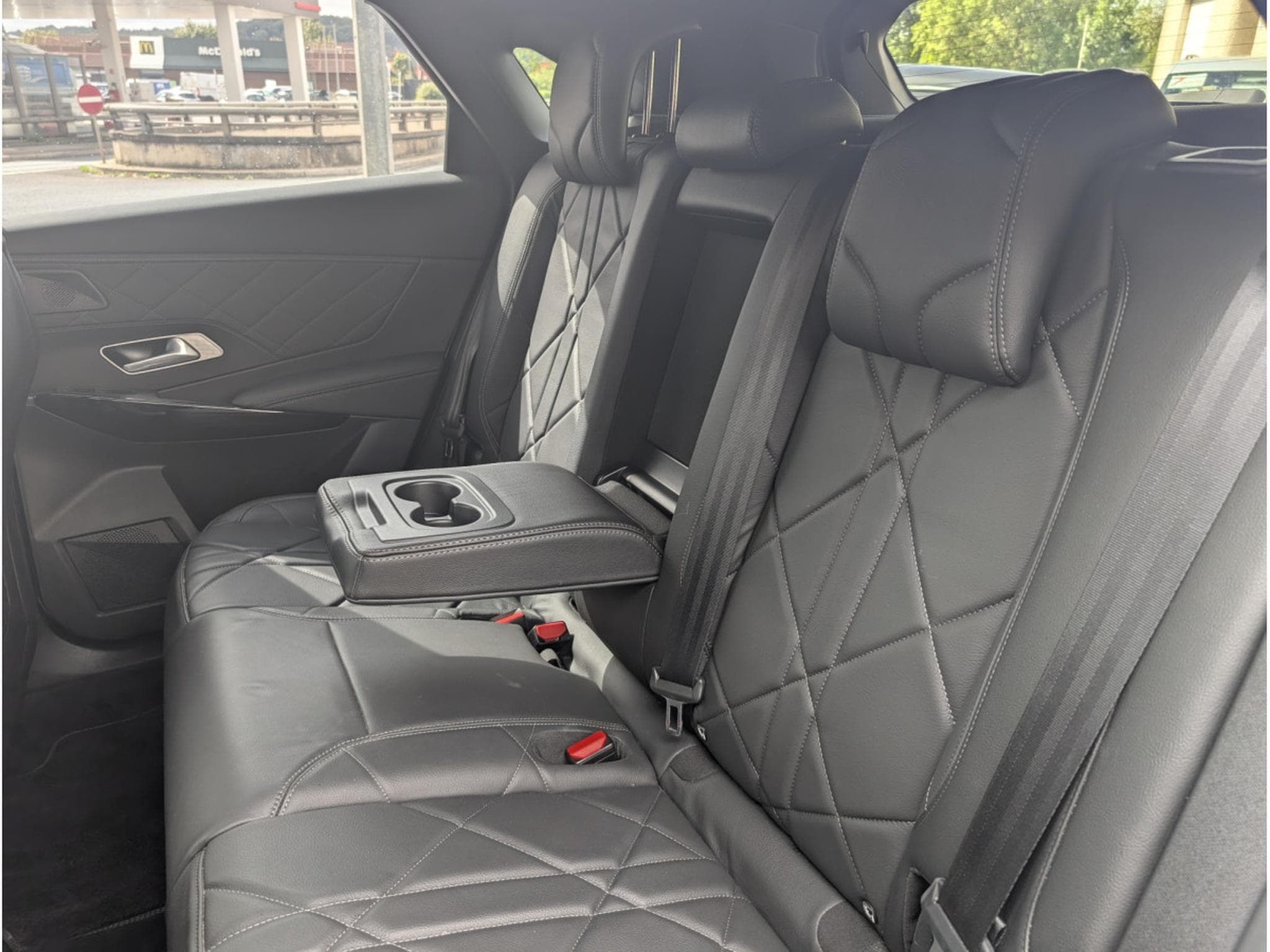 DS Automobiles DS7 E-TENSE 225 RIVOLI BOITE AUTO (2022) - Photo 23