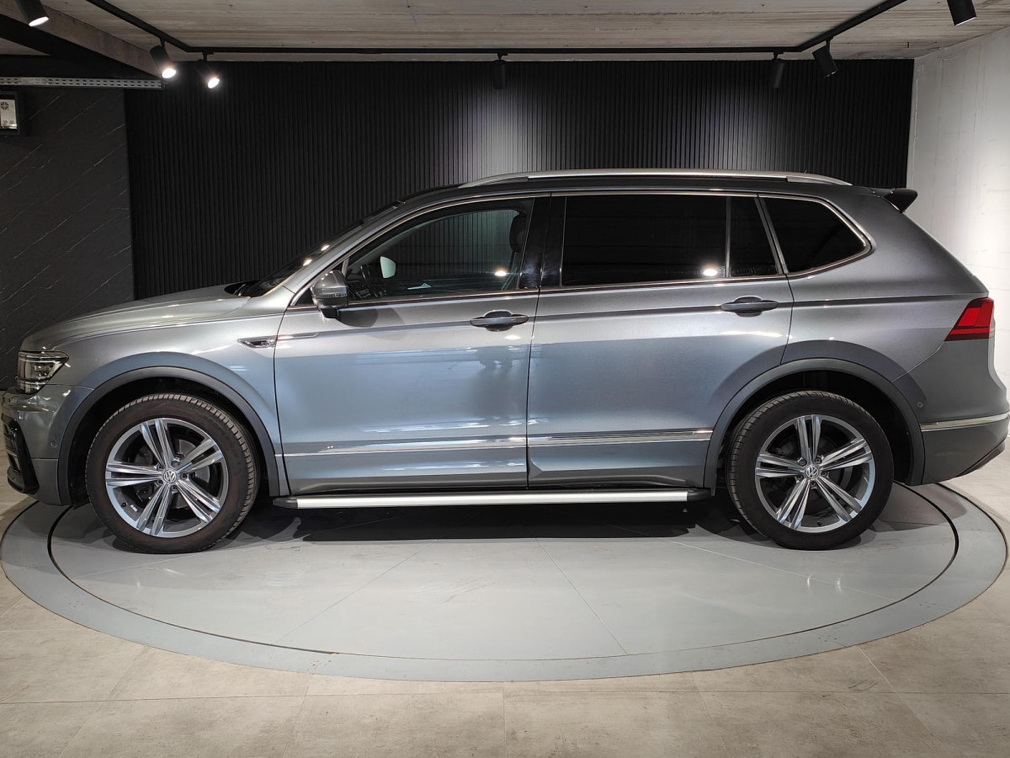 VW Tiguan 2.0 TDI DSG 7 PLACES CARPLAY SIEGE CHAUFFANTS BLUETHOOT TOIT (2019) - Photo 5