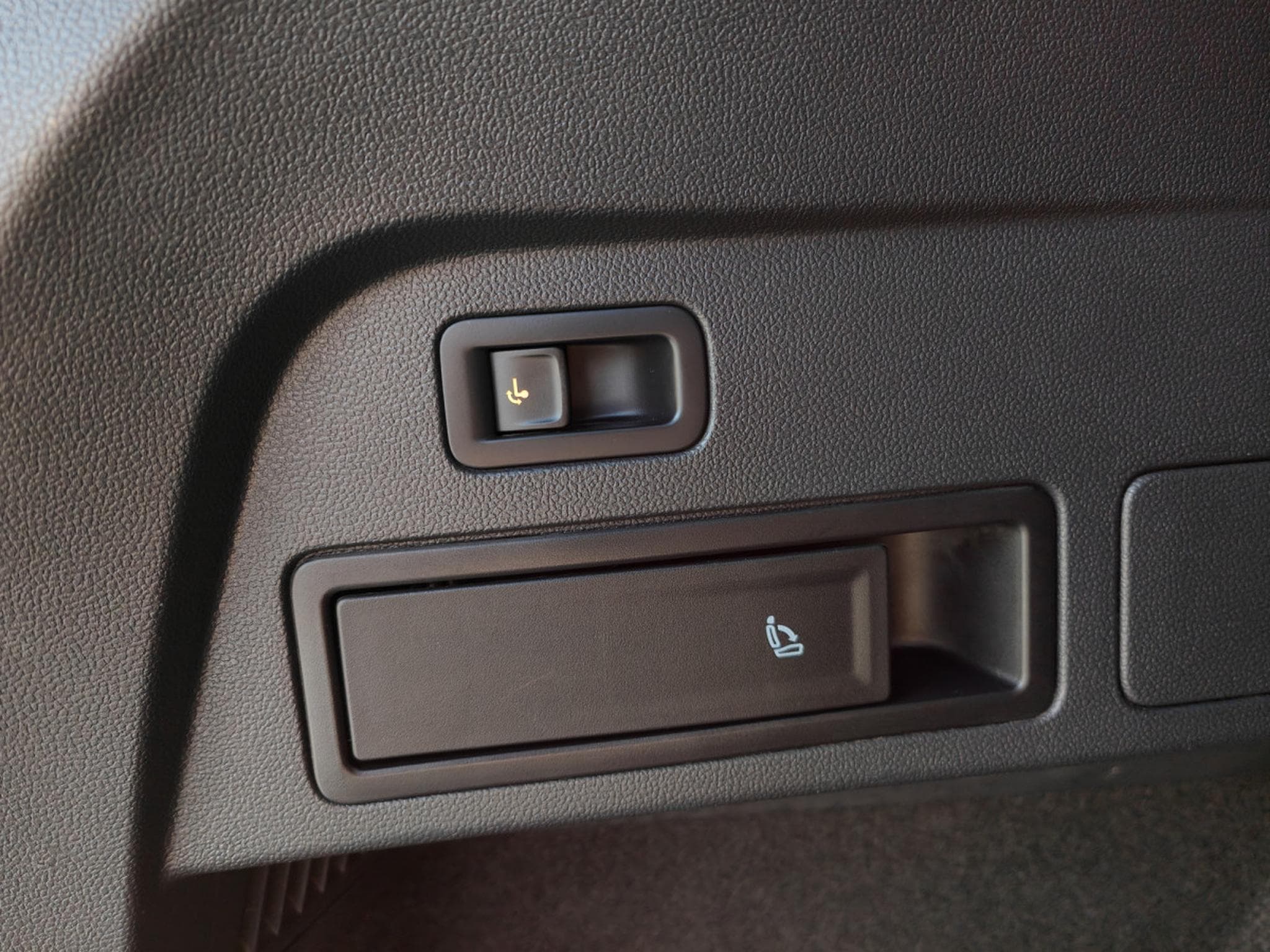VW Tiguan 2.0 TDI DSG 7 PLACES CARPLAY SIEGE CHAUFFANTS BLUETHOOT TOIT (2019) - Photo 10