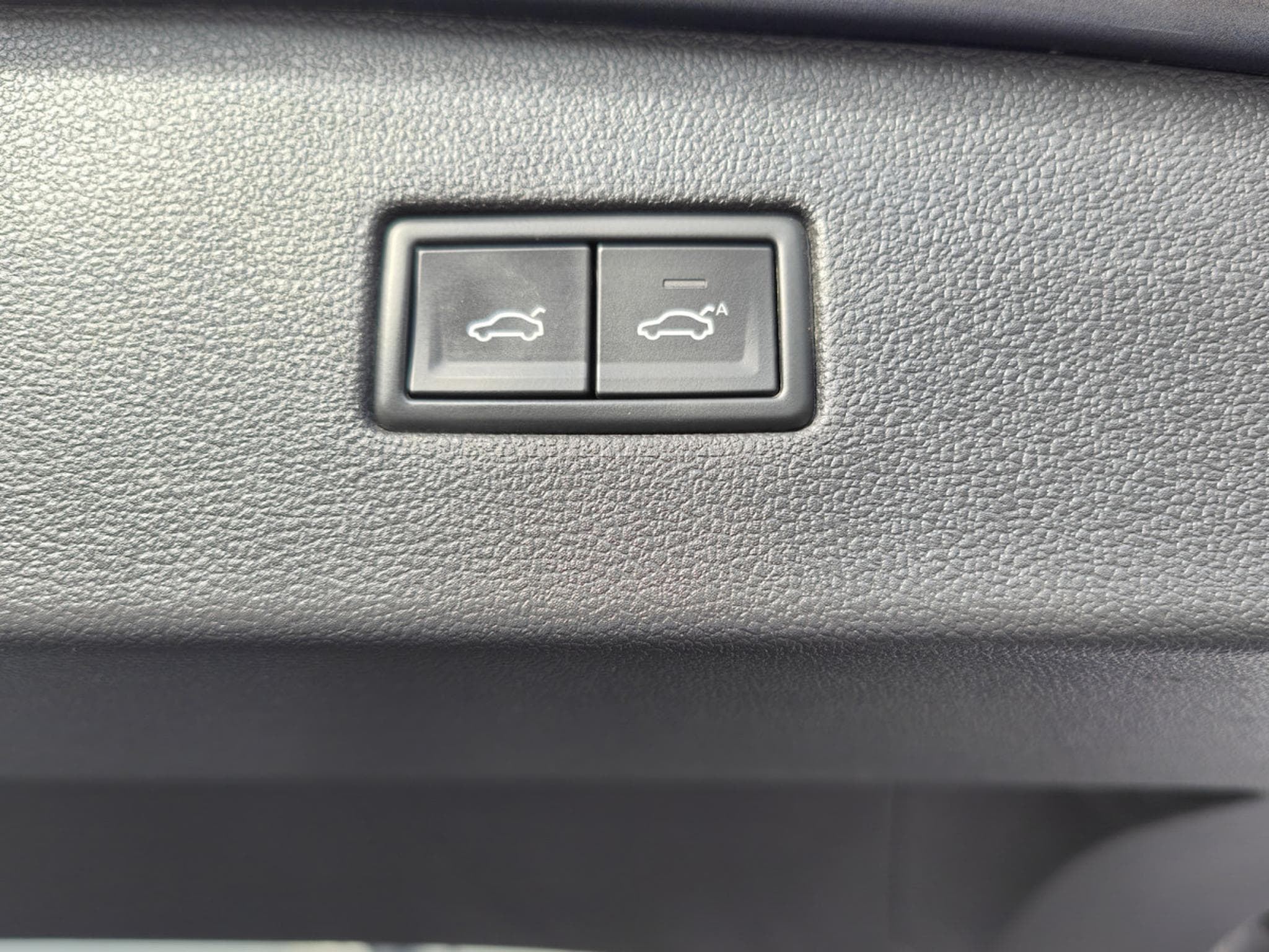 VW Tiguan 2.0 TDI DSG 7 PLACES CARPLAY SIEGE CHAUFFANTS BLUETHOOT TOIT (2019) - Photo 11