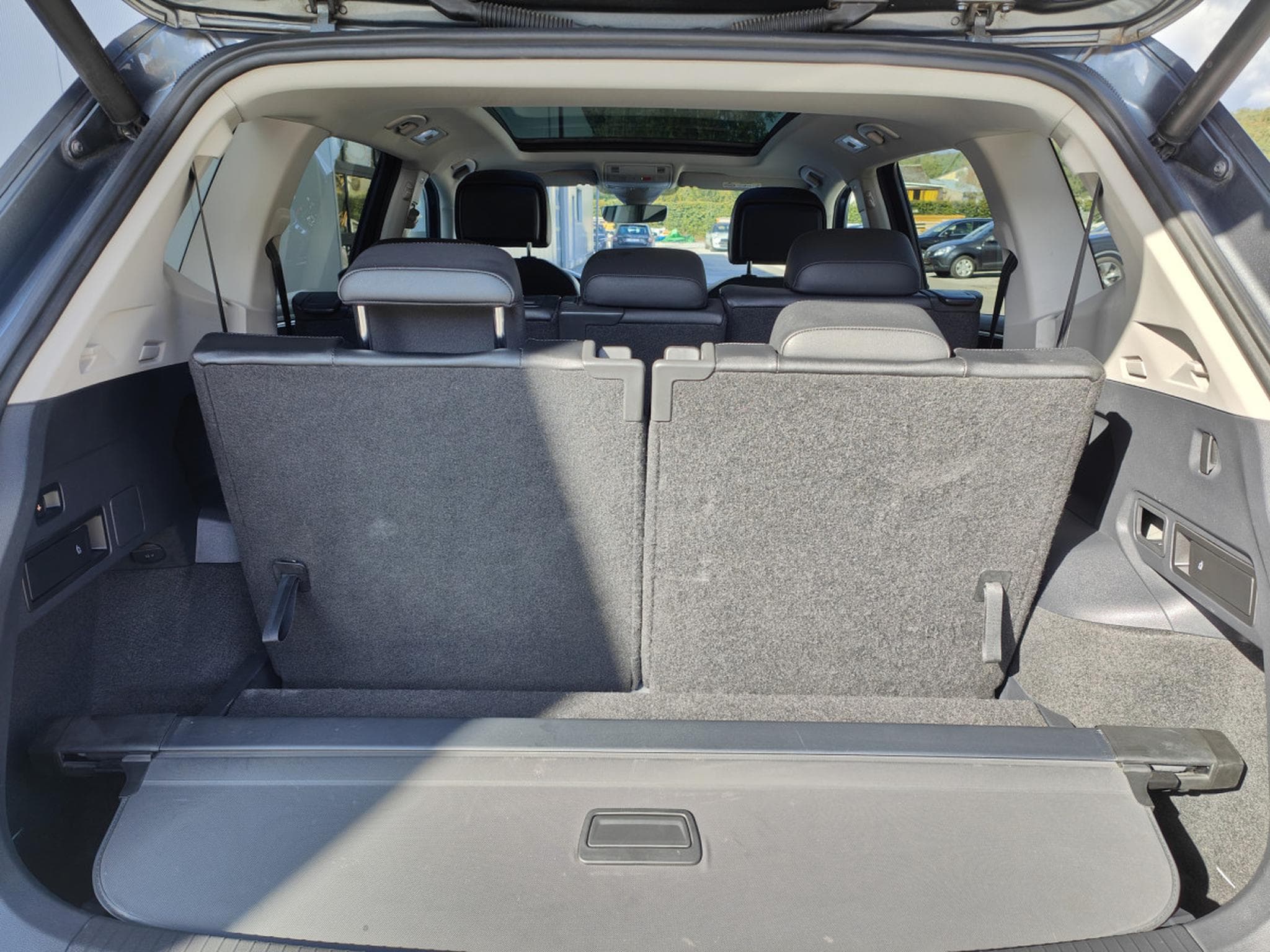 VW Tiguan 2.0 TDI DSG 7 PLACES CARPLAY SIEGE CHAUFFANTS BLUETHOOT TOIT (2019) - Photo 9