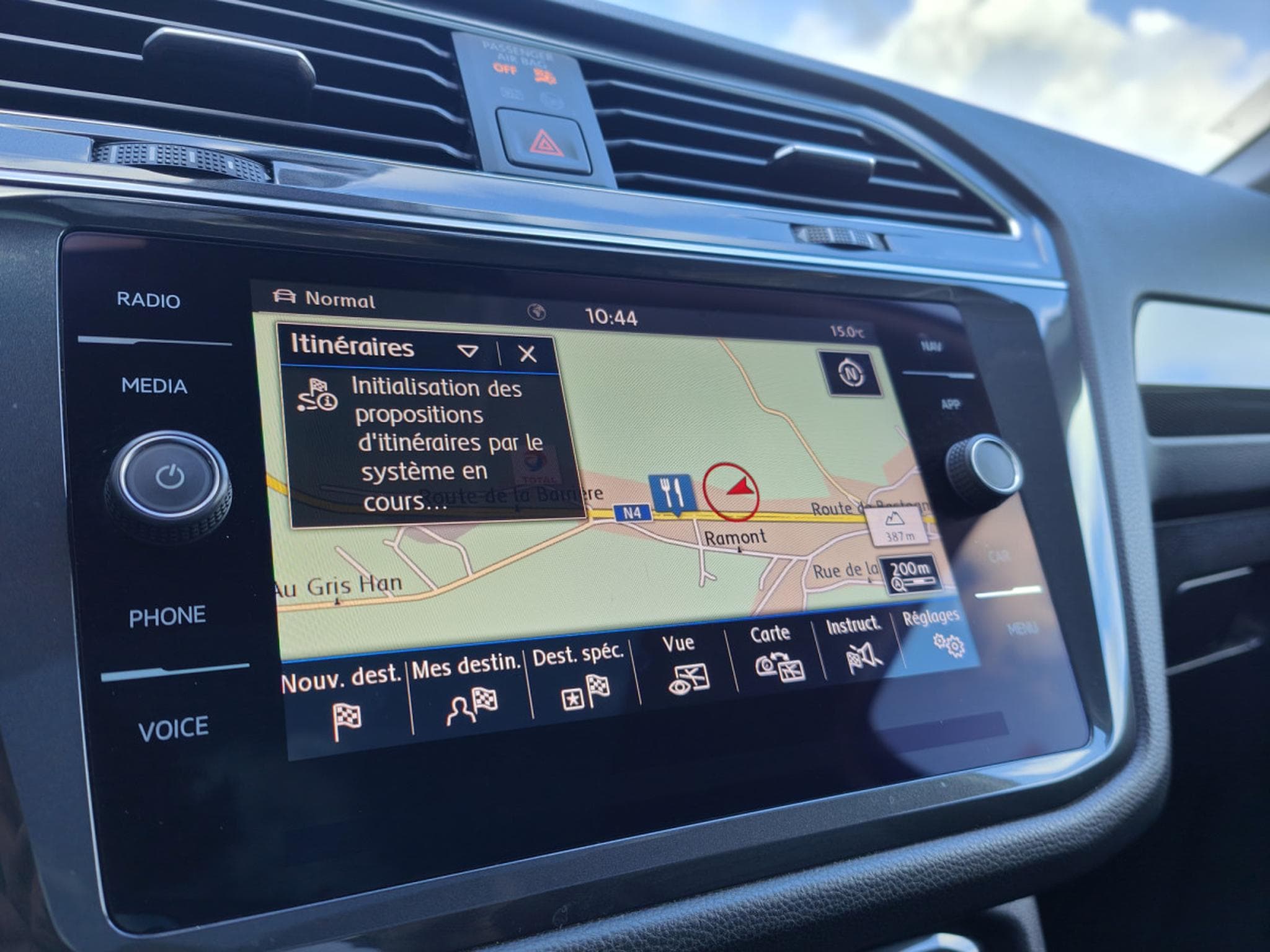 VW Tiguan 2.0 TDI DSG 7 PLACES CARPLAY SIEGE CHAUFFANTS BLUETHOOT TOIT (2019) - Photo 21