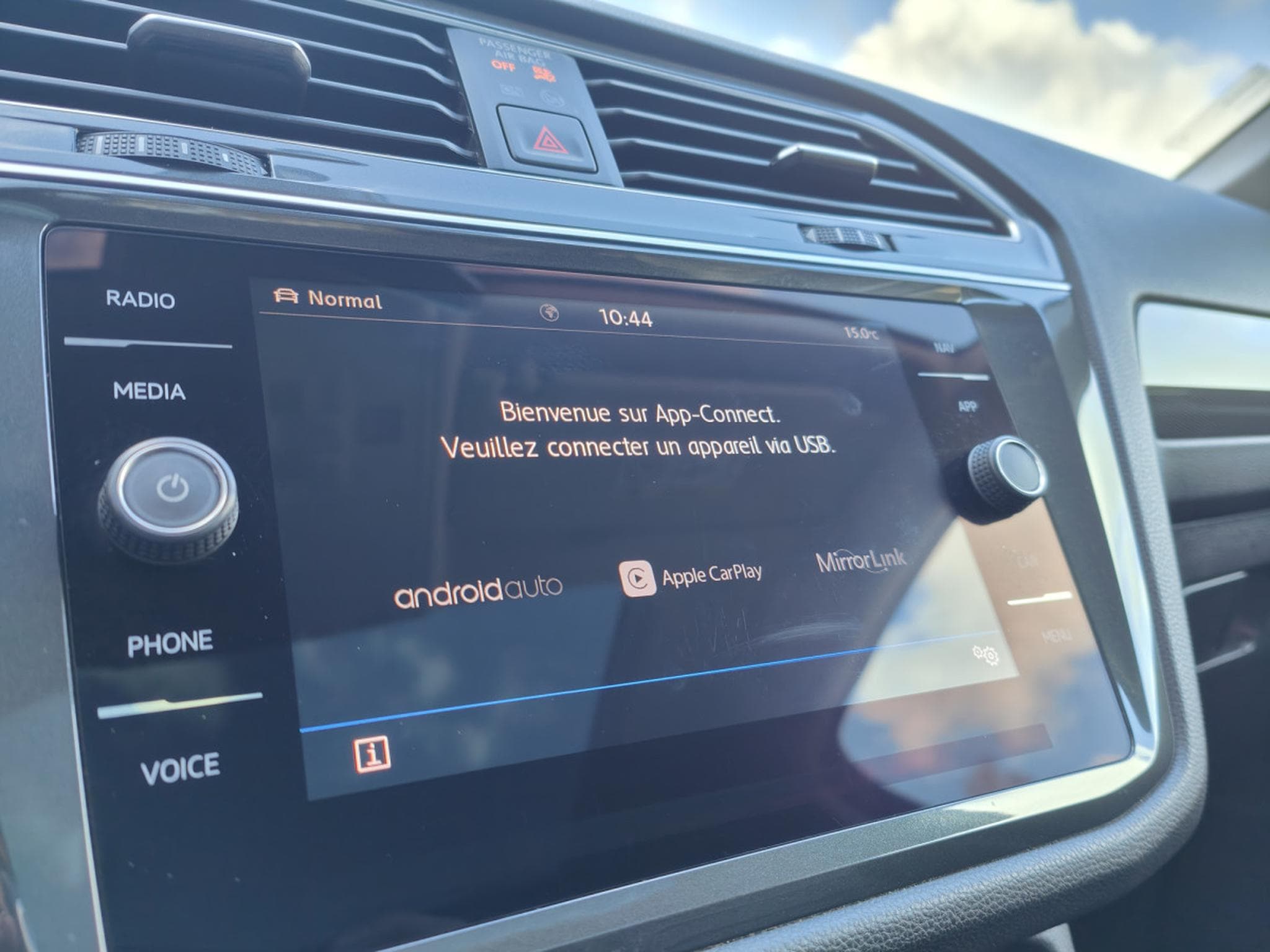 VW Tiguan 2.0 TDI DSG 7 PLACES CARPLAY SIEGE CHAUFFANTS BLUETHOOT TOIT (2019) - Photo 22