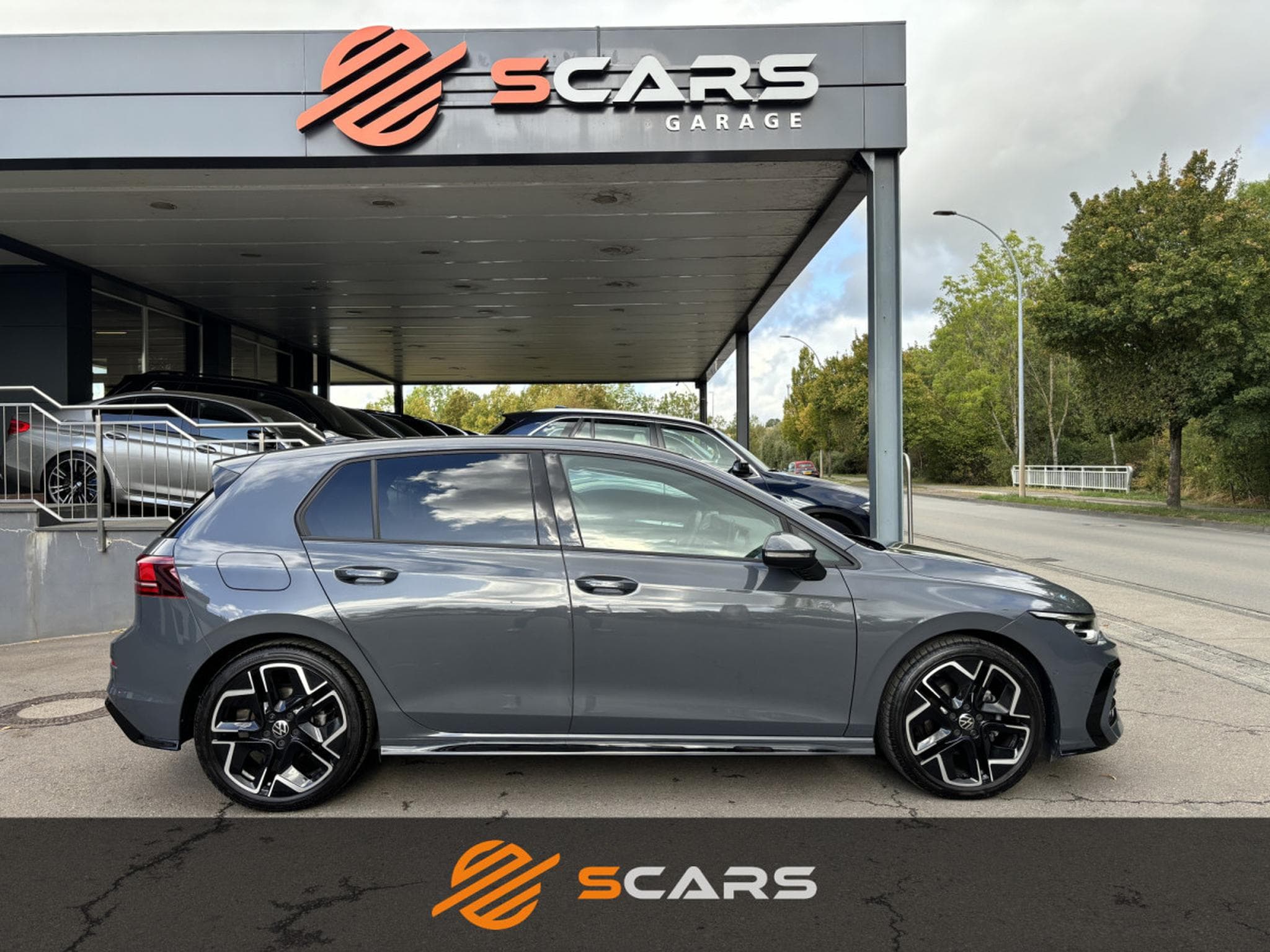 VW Golf 1.5 TSI R-Line DSG 150cv (2025) - Photo 3