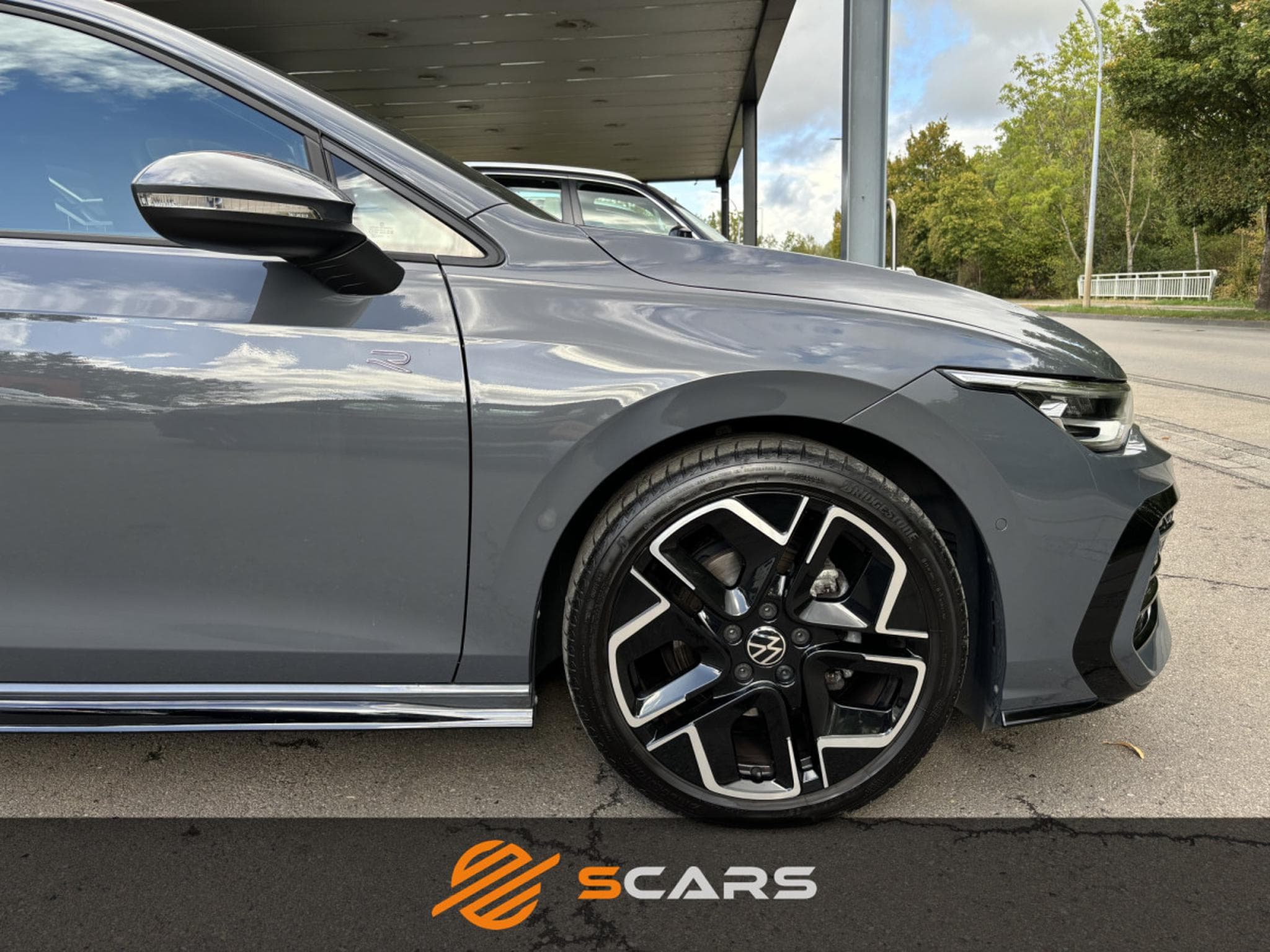 VW Golf 1.5 TSI R-Line DSG 150cv (2025) - Photo 4