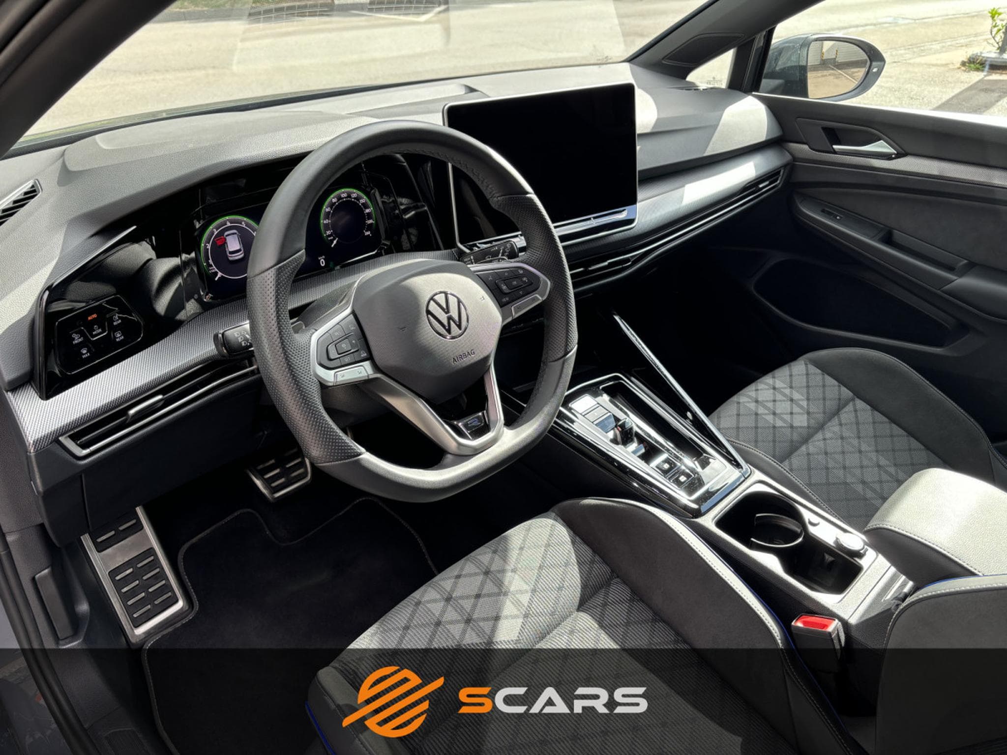 VW Golf 1.5 TSI R-Line DSG 150cv (2025) - Photo 8