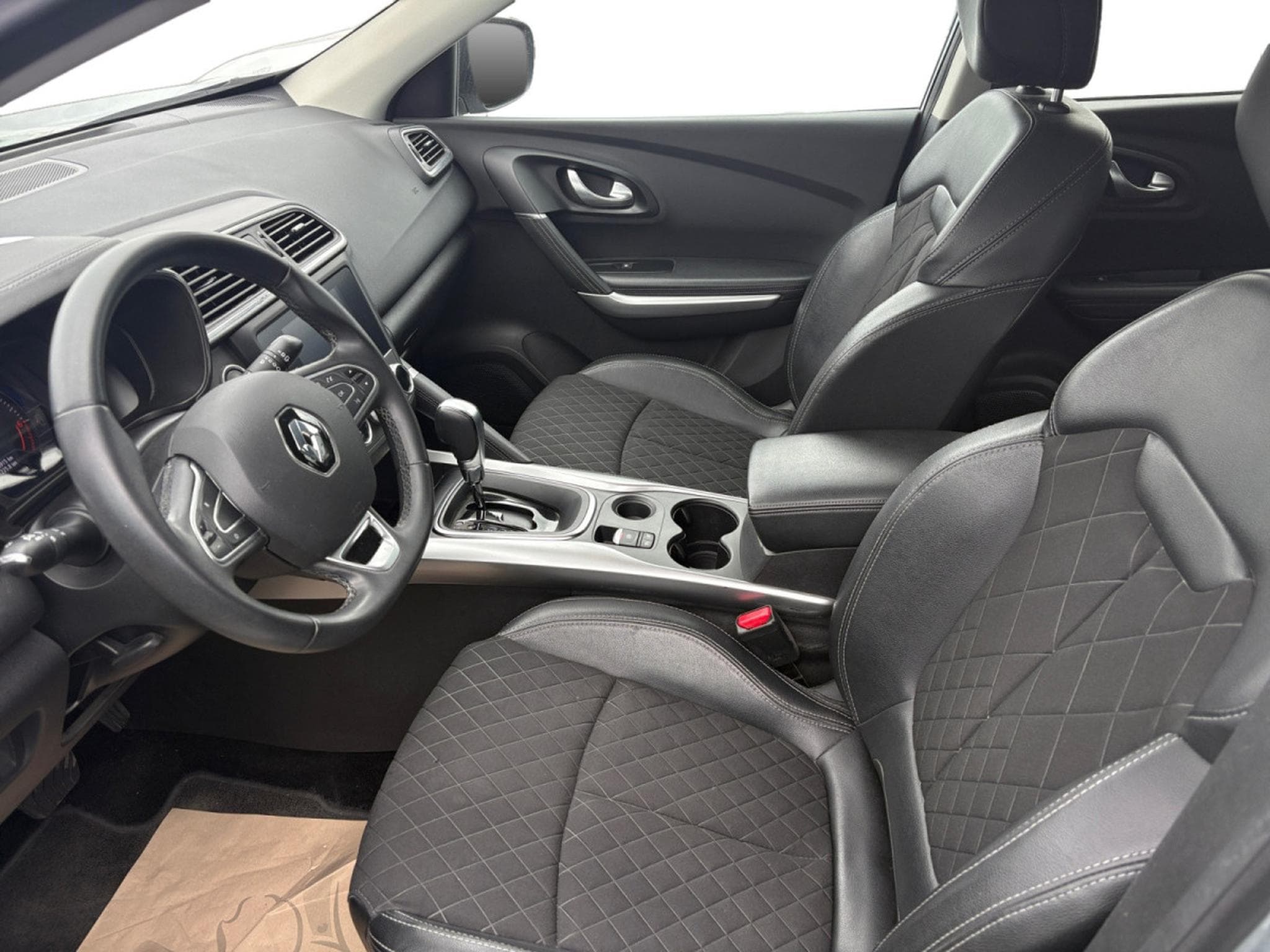 Renault Kadjar 1.33 TCe Techno EDC GPF (2022) - Photo 5