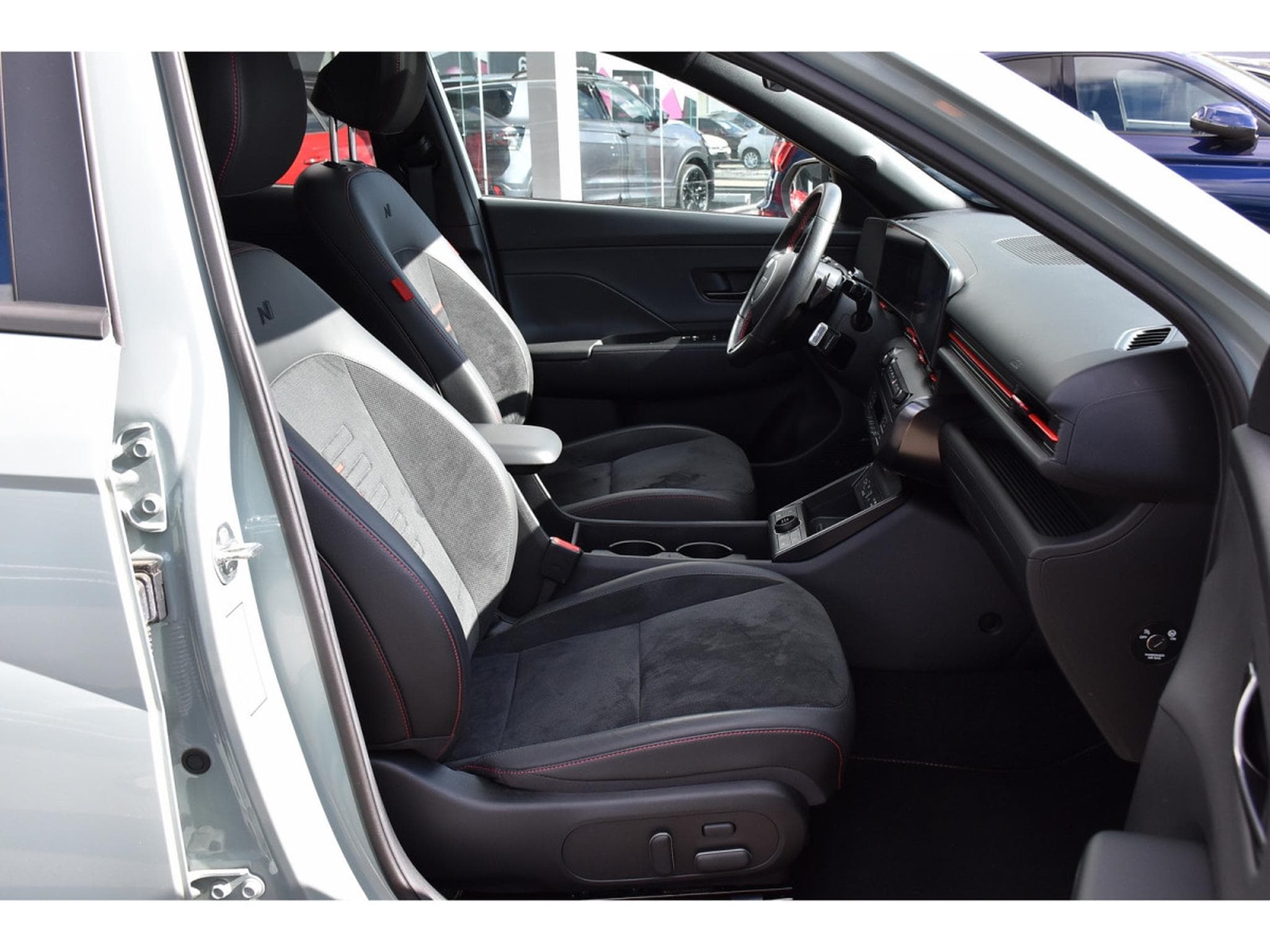 Hyundai Kona 1.6 T-GDI Shine N-Line DCT PANO MEMO SG VENT CAM360 1° MAIN (2024) - Foto 7