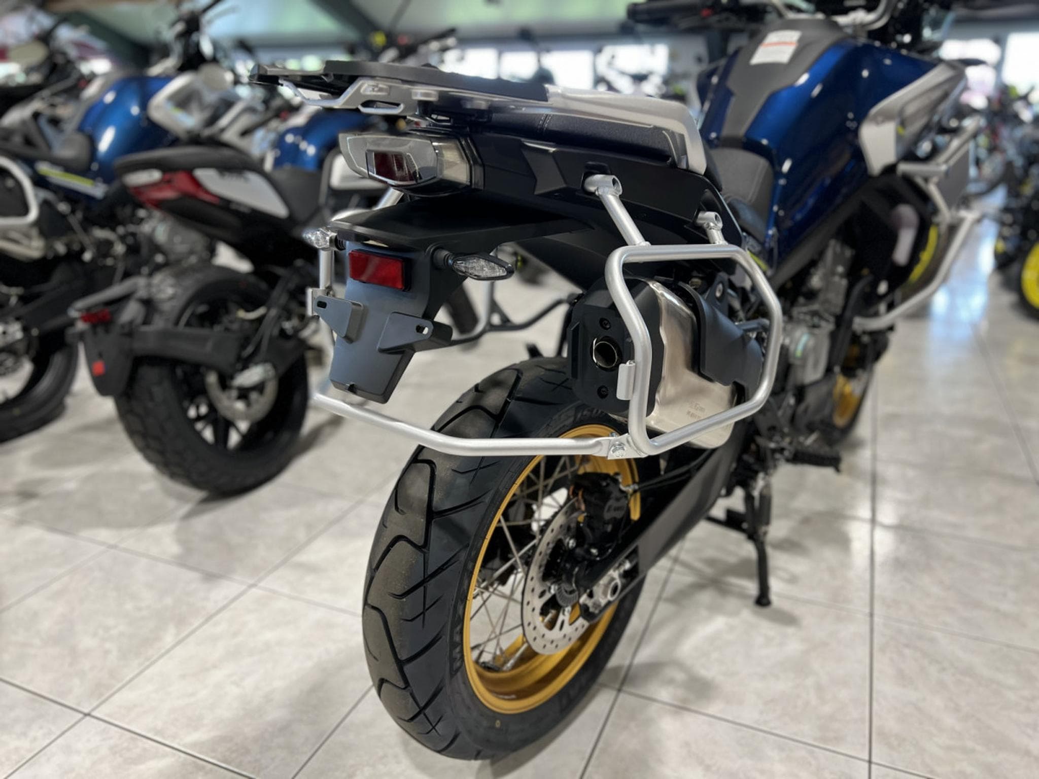 CF Moto MT EXPLORER (2024) - Photo 3