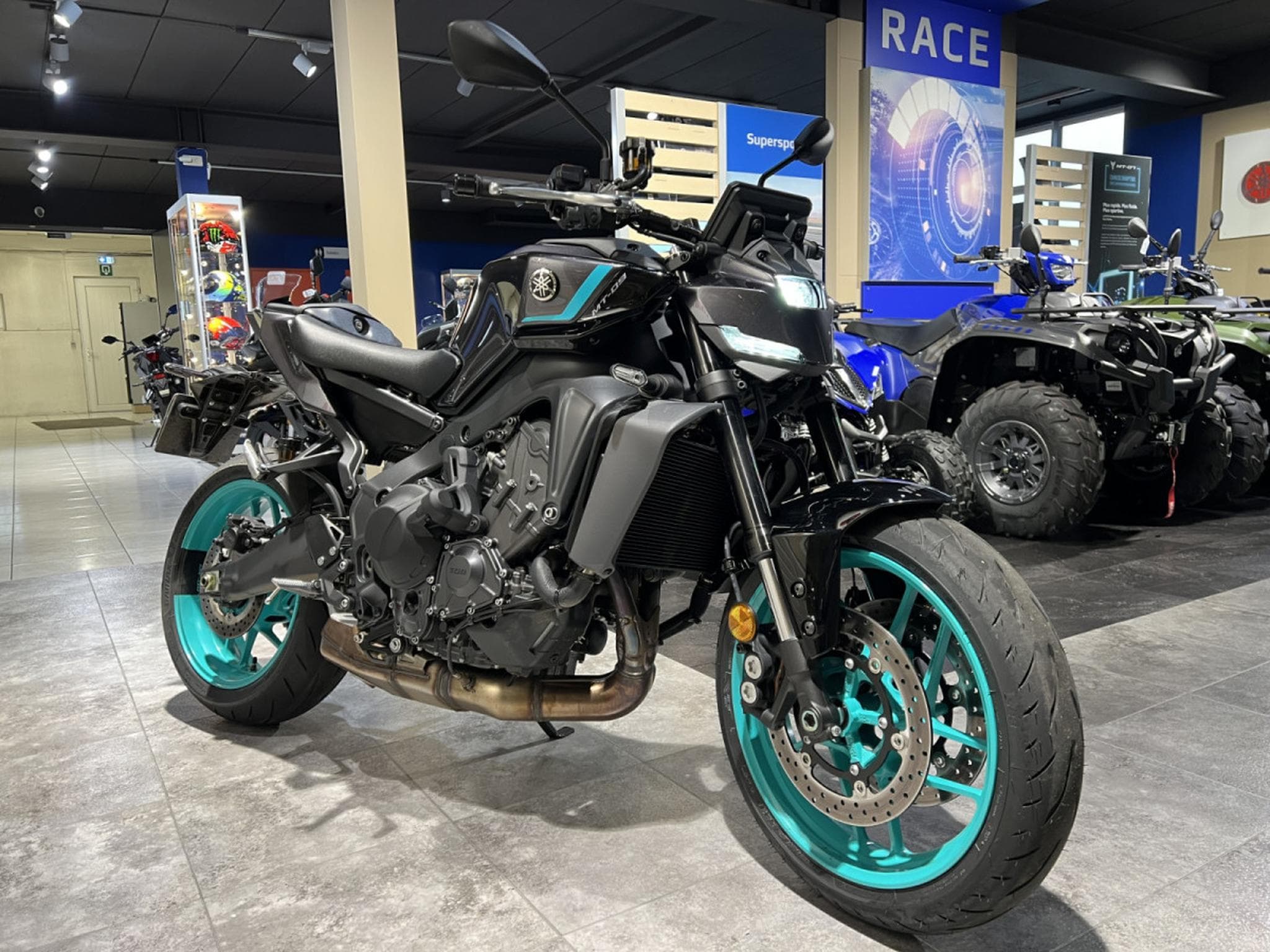 Yamaha MT09 Y-AMT (2024) - Photo 7