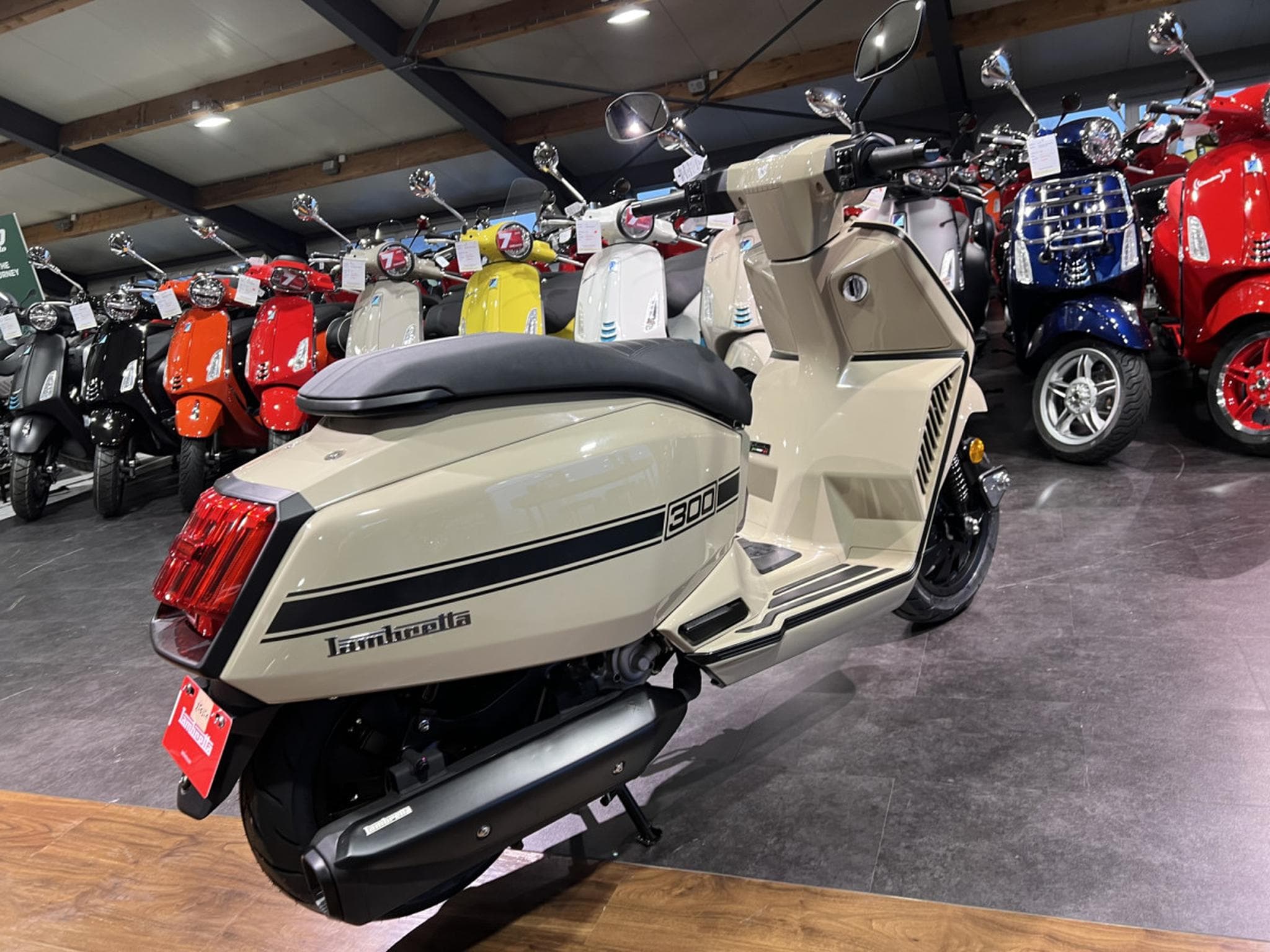Lambretta X-300 (2024) - Photo 3