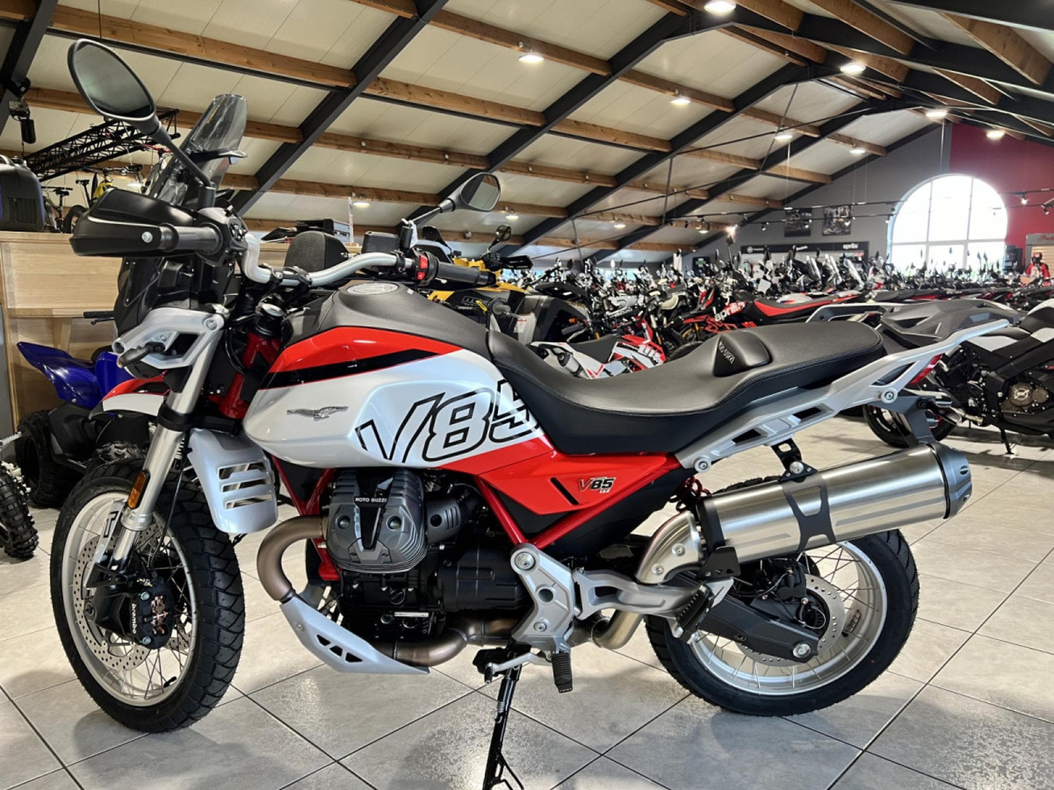 Moto Guzzi V85 TT (2026) - Photo 4