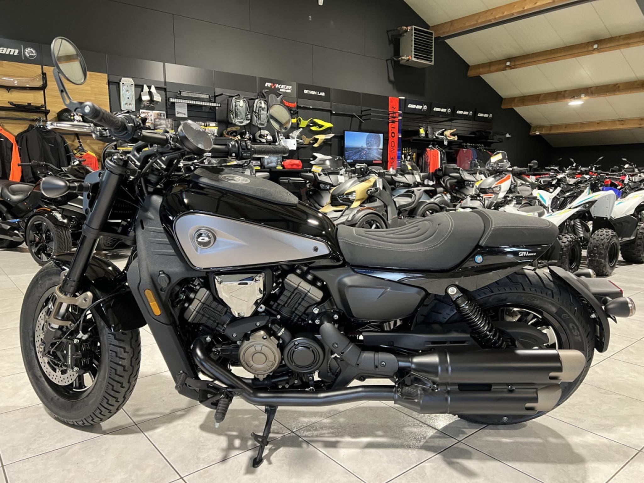 QJmotor SRV 600 V4 (2026) - Photo 4