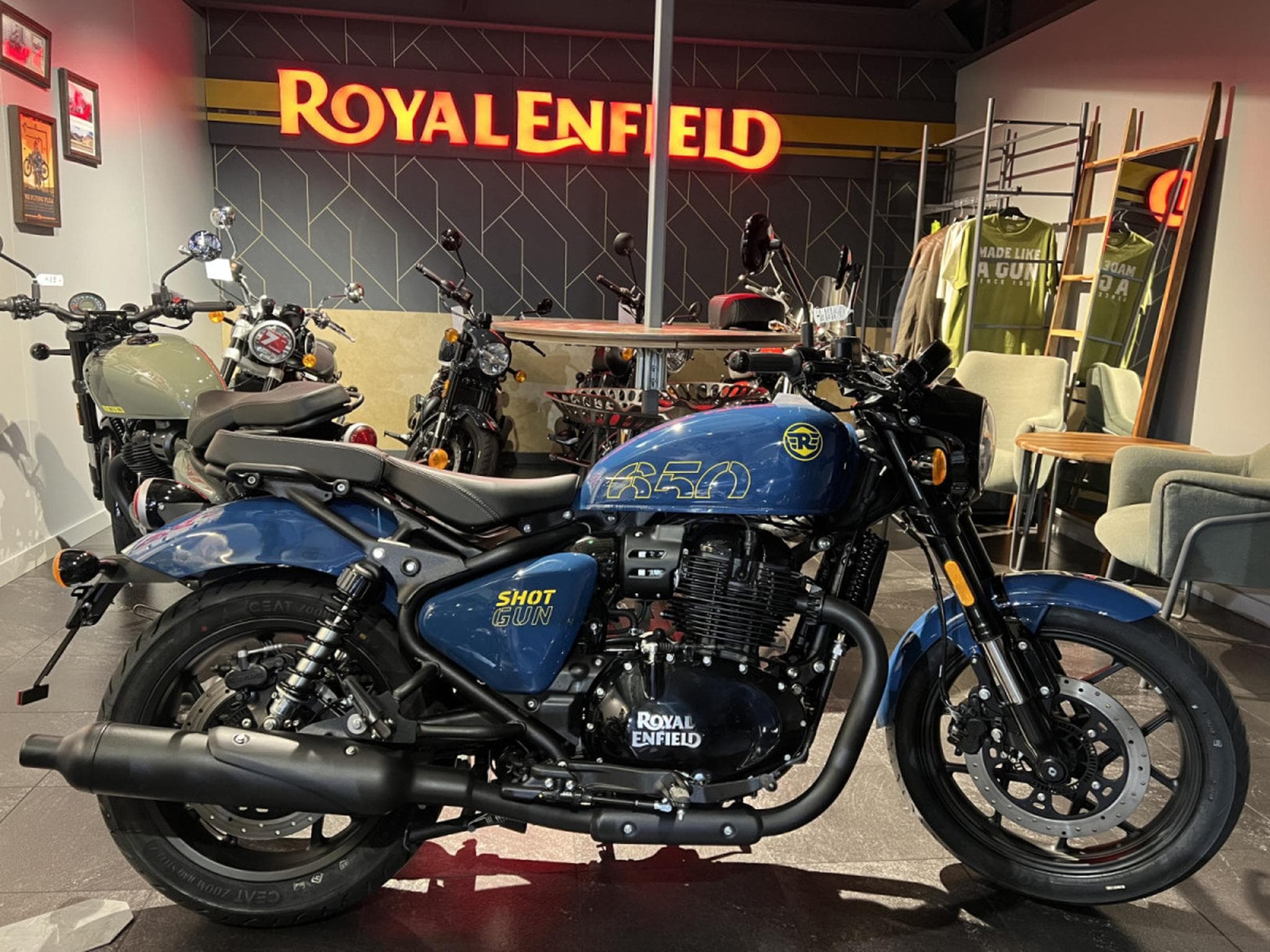 Royal Enfield Shotgun 650 plasma blue (2026) - Photo 1