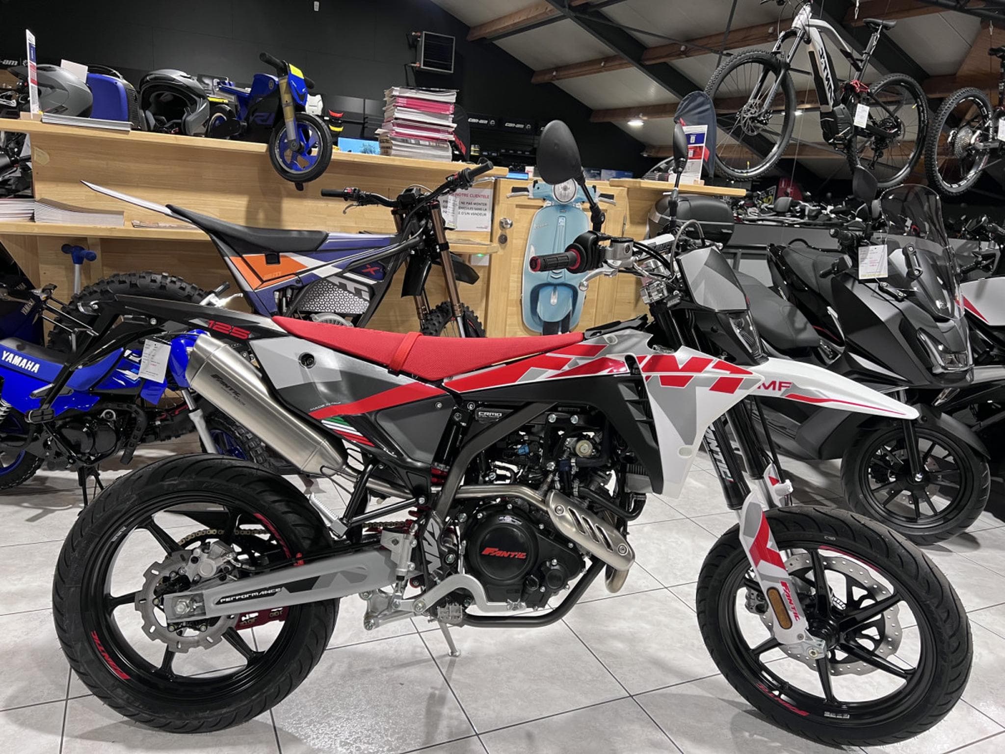 Fantic Motard XMF 4T PERFORMANCE (2026) - Photo 1