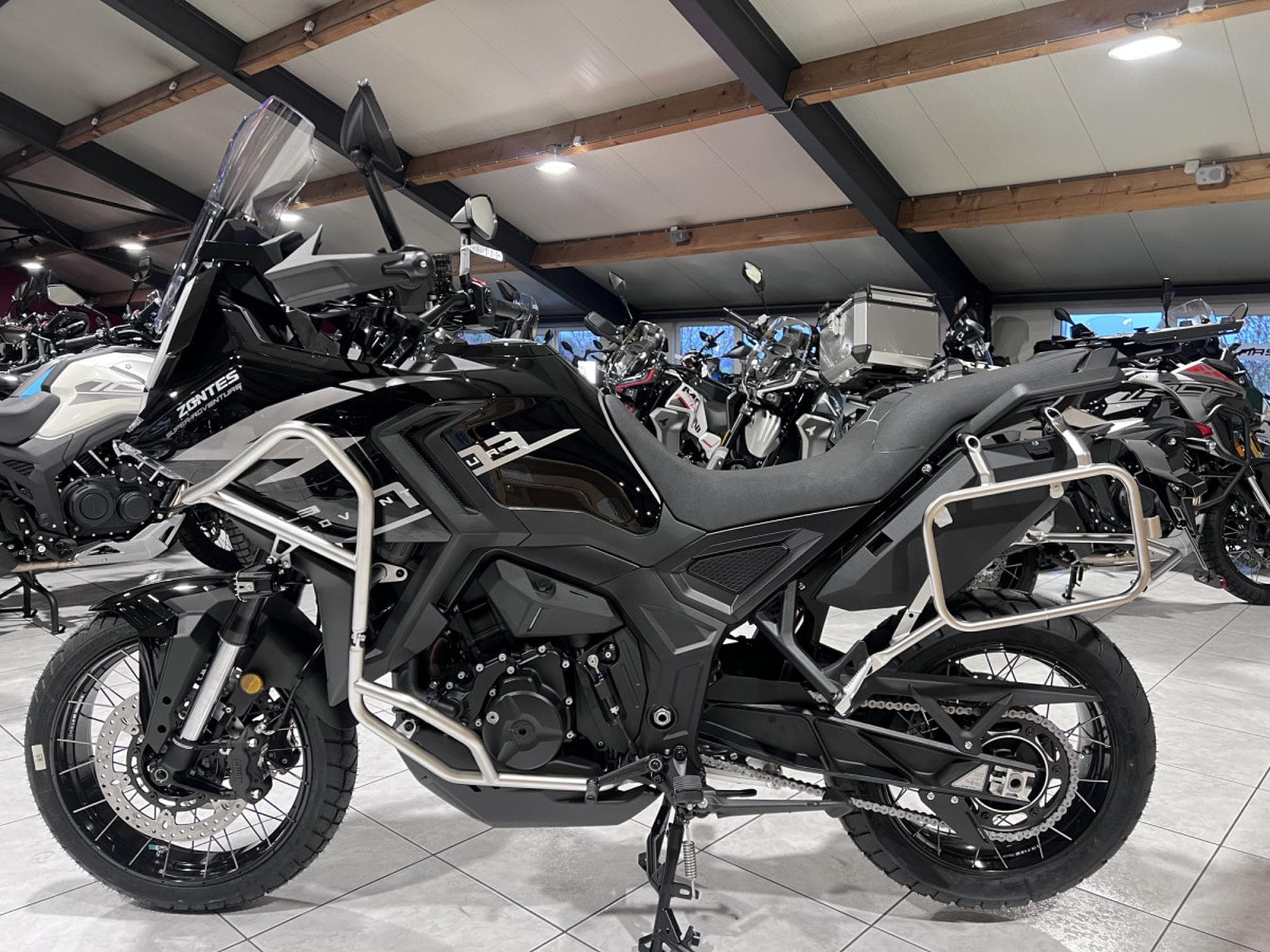 Zontes 703 F BLACK + Pack valises offert (2026) - Photo 4