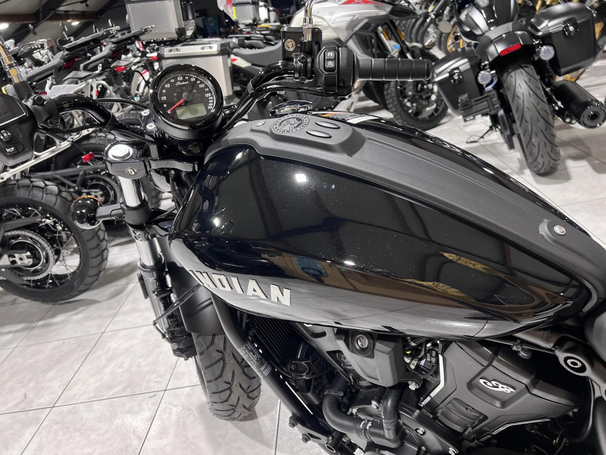 Indian Scout Sixty (2026) - Photo 6