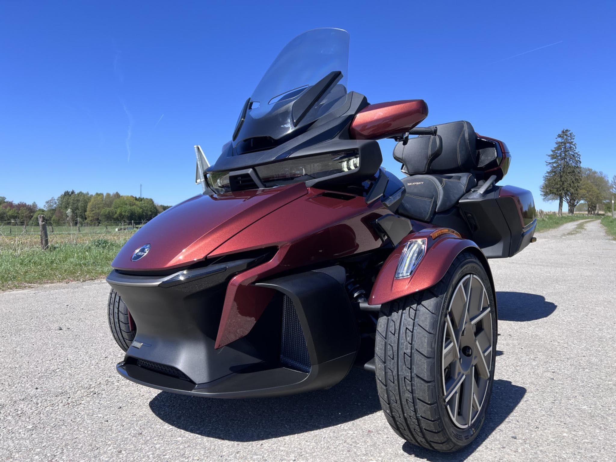 BRP Can-Am Spyder SEA TO SKY (2026) - Photo 3
