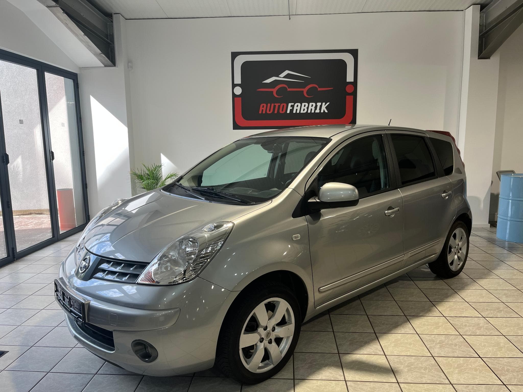 Nissan Note 1.6 Tekna (2009) - Photo 1