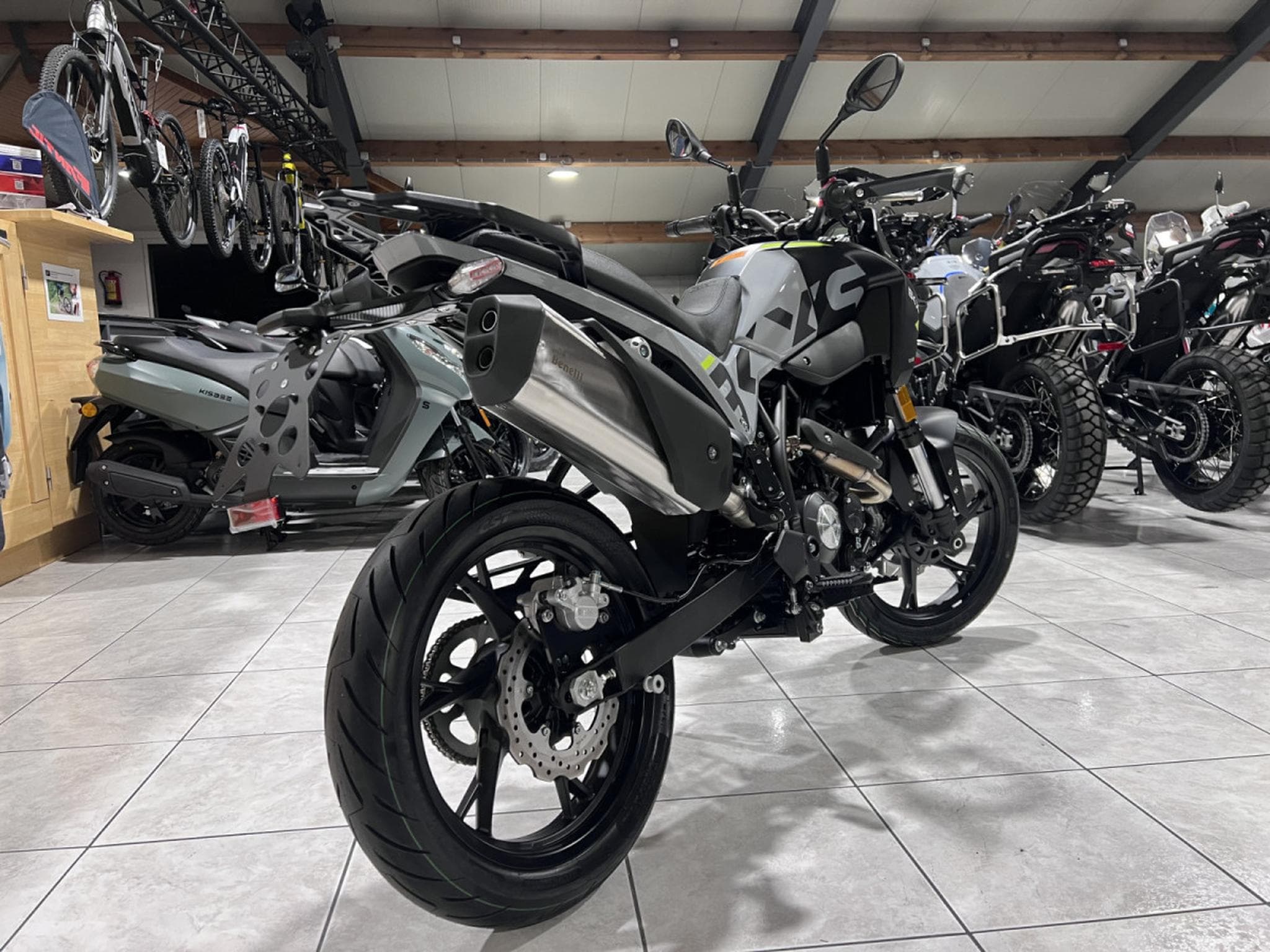Benelli BKX 125 S (2026) - Photo 3