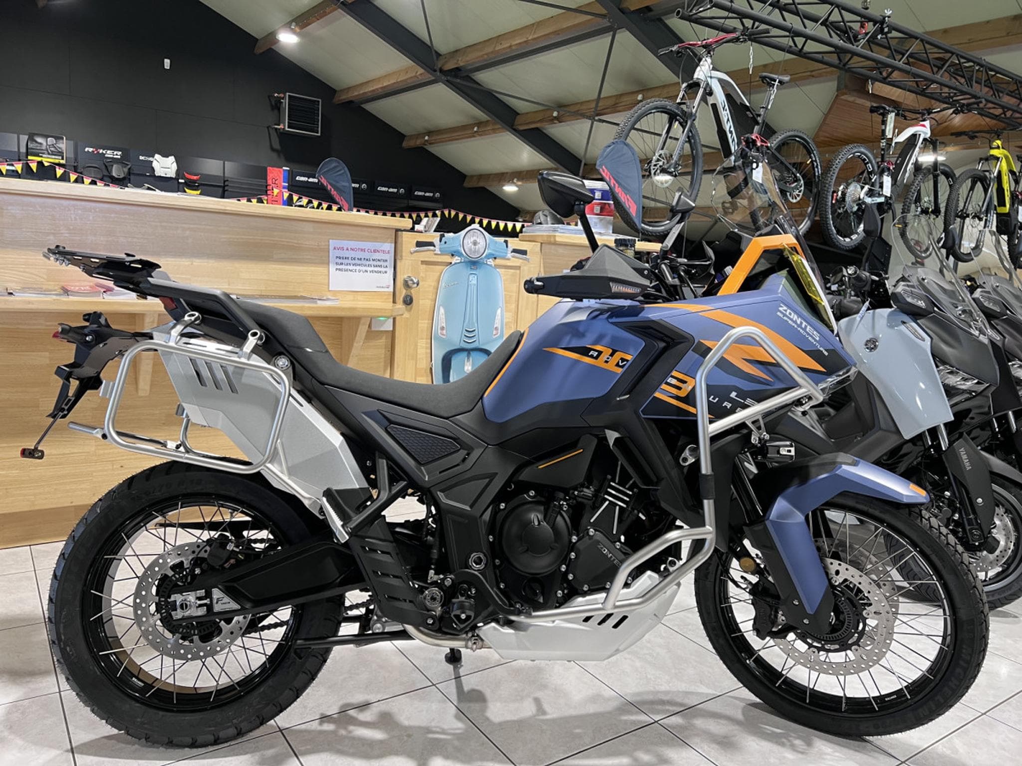 Zontes 703 F 21 + Pack valises offert (2026) - Photo 1