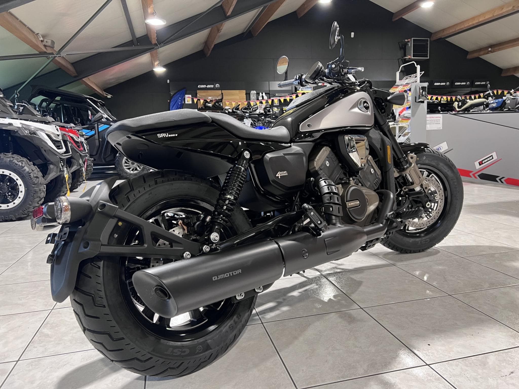 QJmotor SRV 600 V4 (2026) - Photo 3