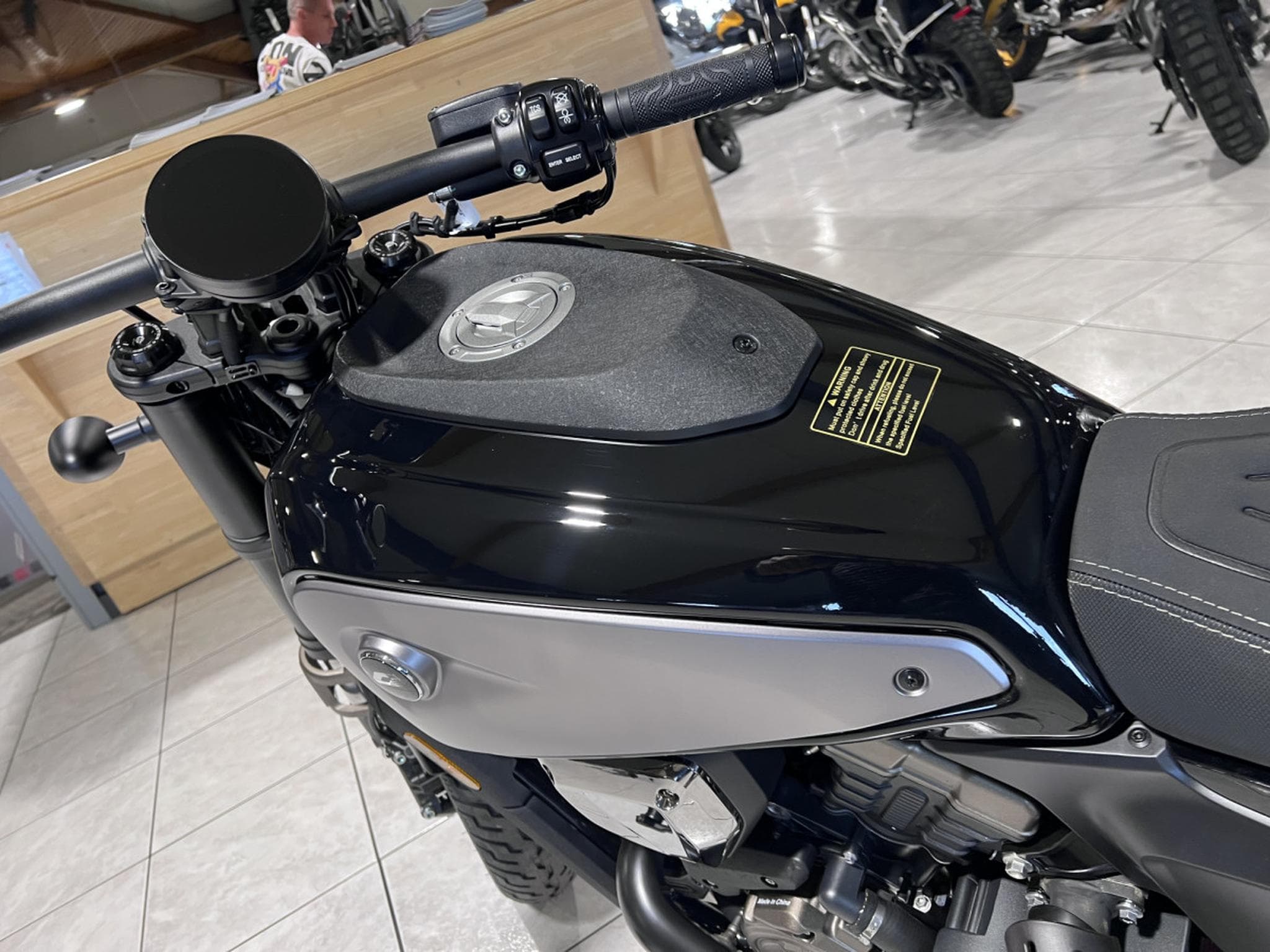 QJmotor SRV 600 V4 (2026) - Photo 6