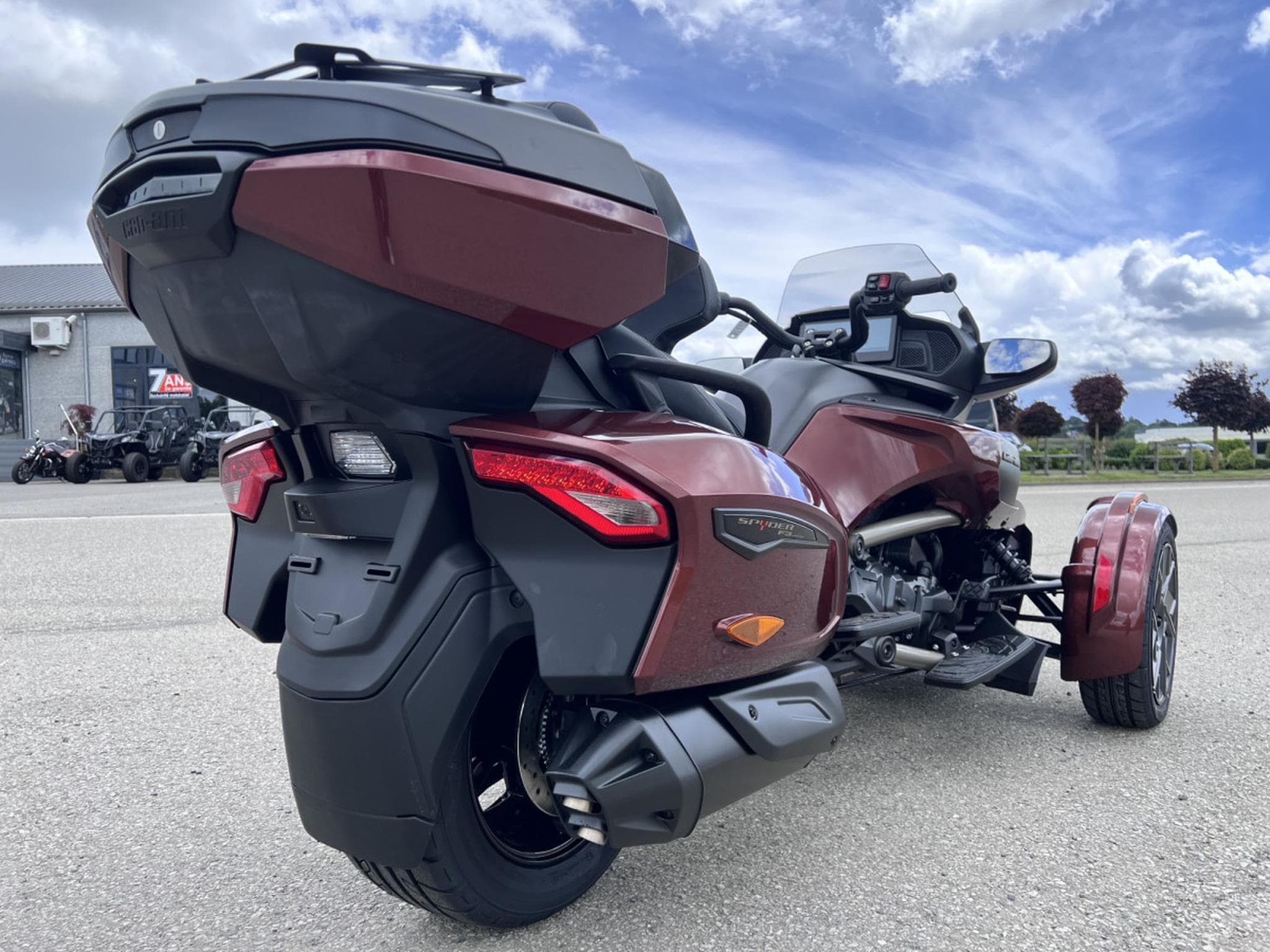 BRP Can-Am Spyder LTD SPECIAL SERIES (2026) - Photo 4