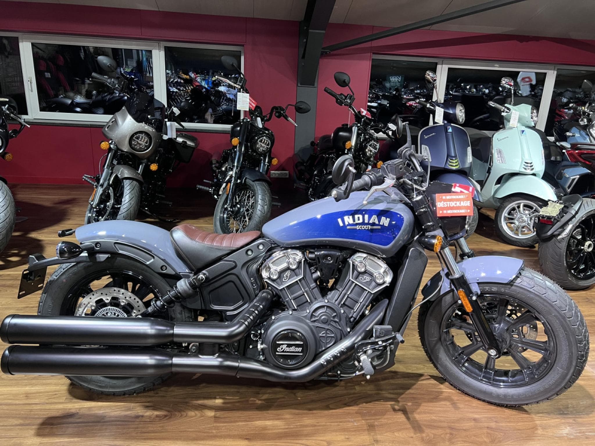 Indian Scout Bobber 1200  Stealth Gray (2026) - Photo 1