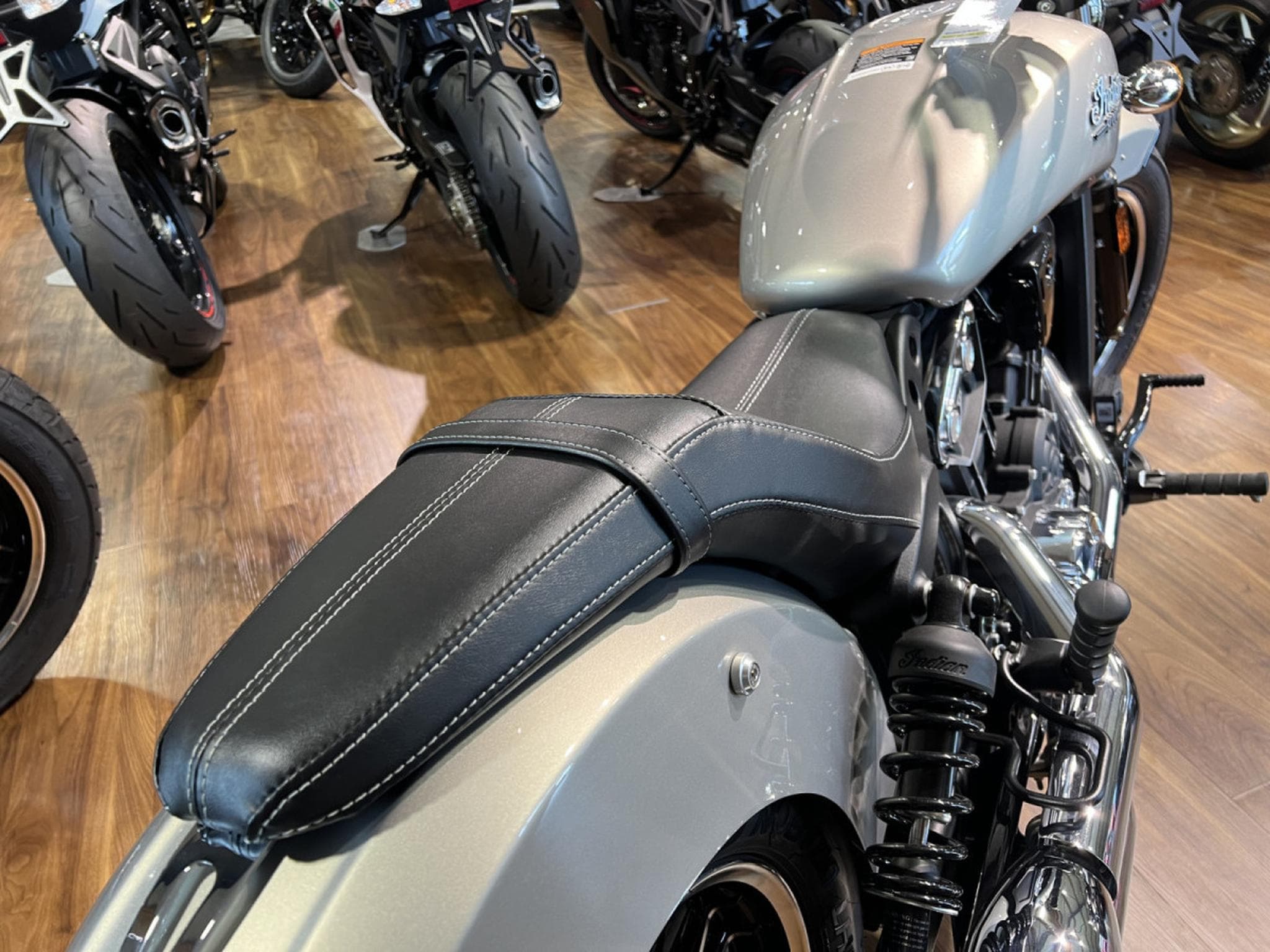 Indian Scout 1200cc Silver Quartz Metallic (2026) - Photo 5