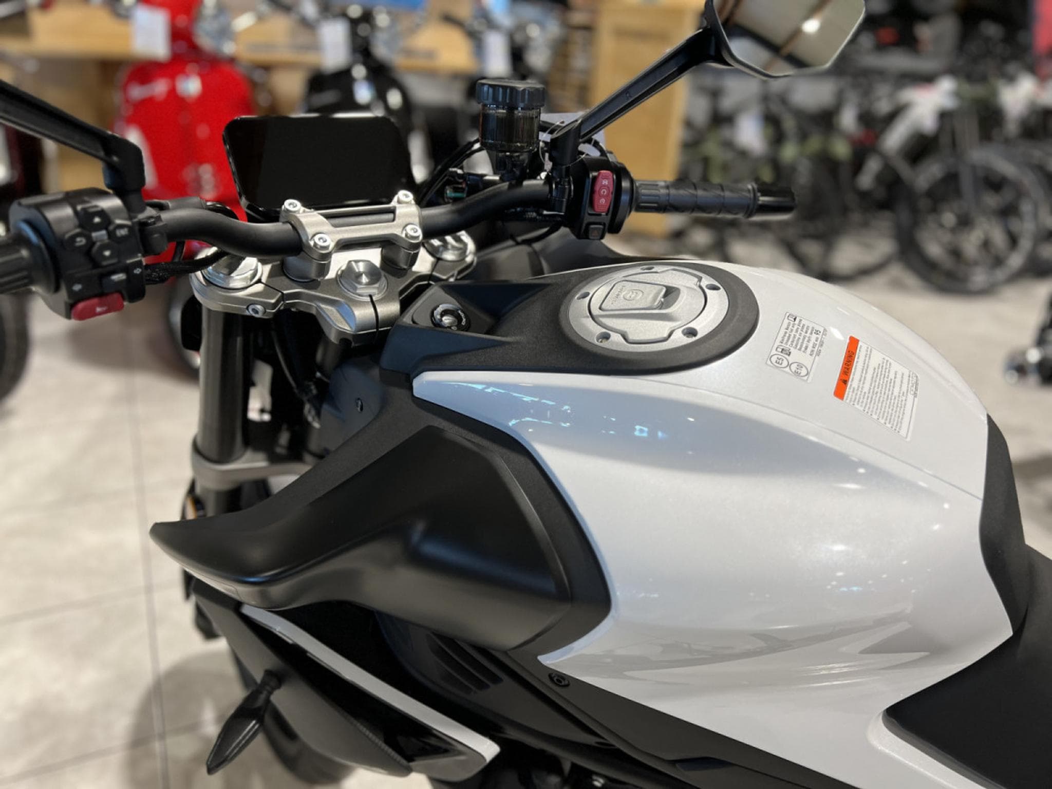 CF Moto 450 NK (2026) - Photo 5