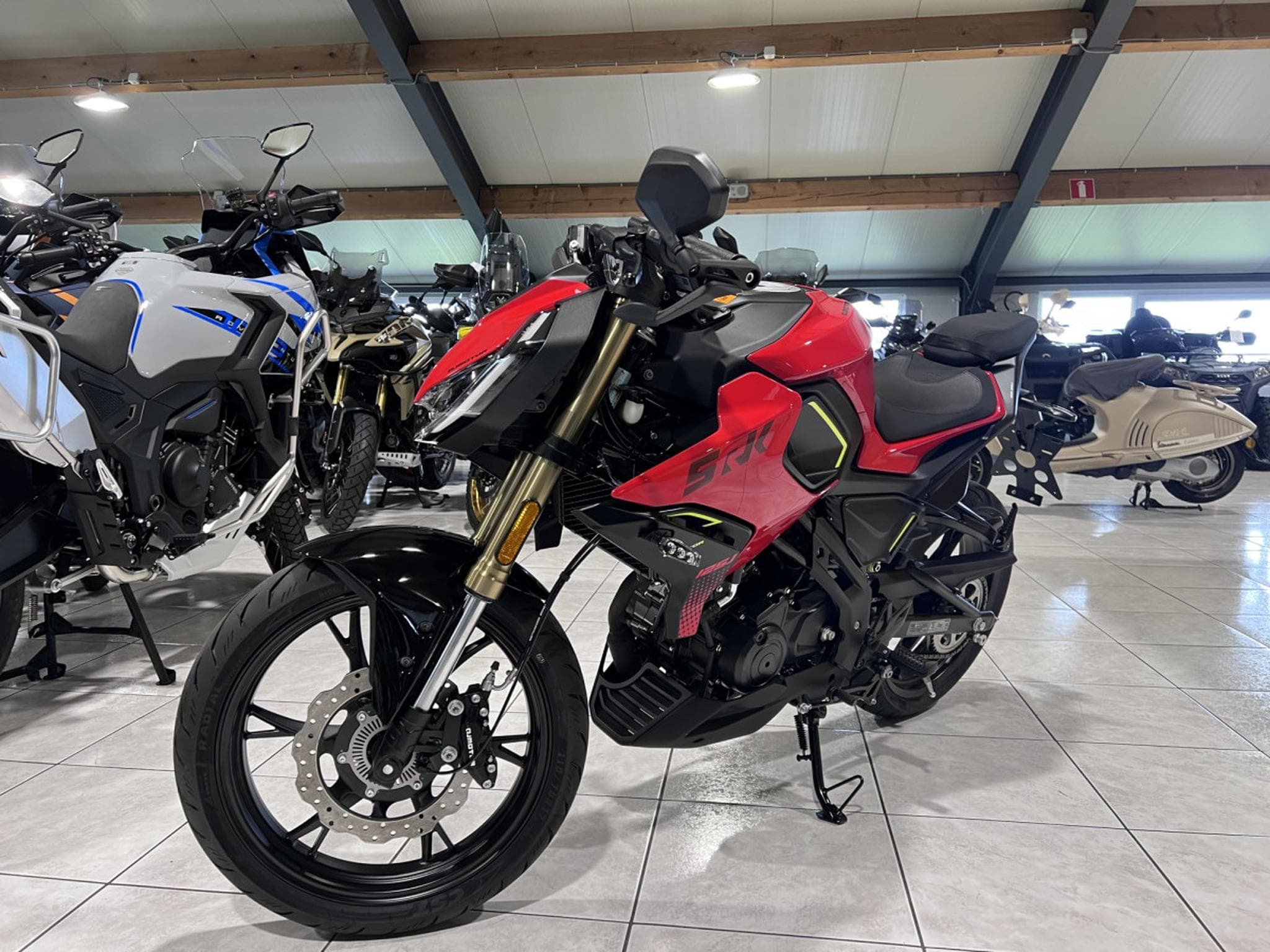 QJmotor SRK 125 S2 (2026) - Photo 2