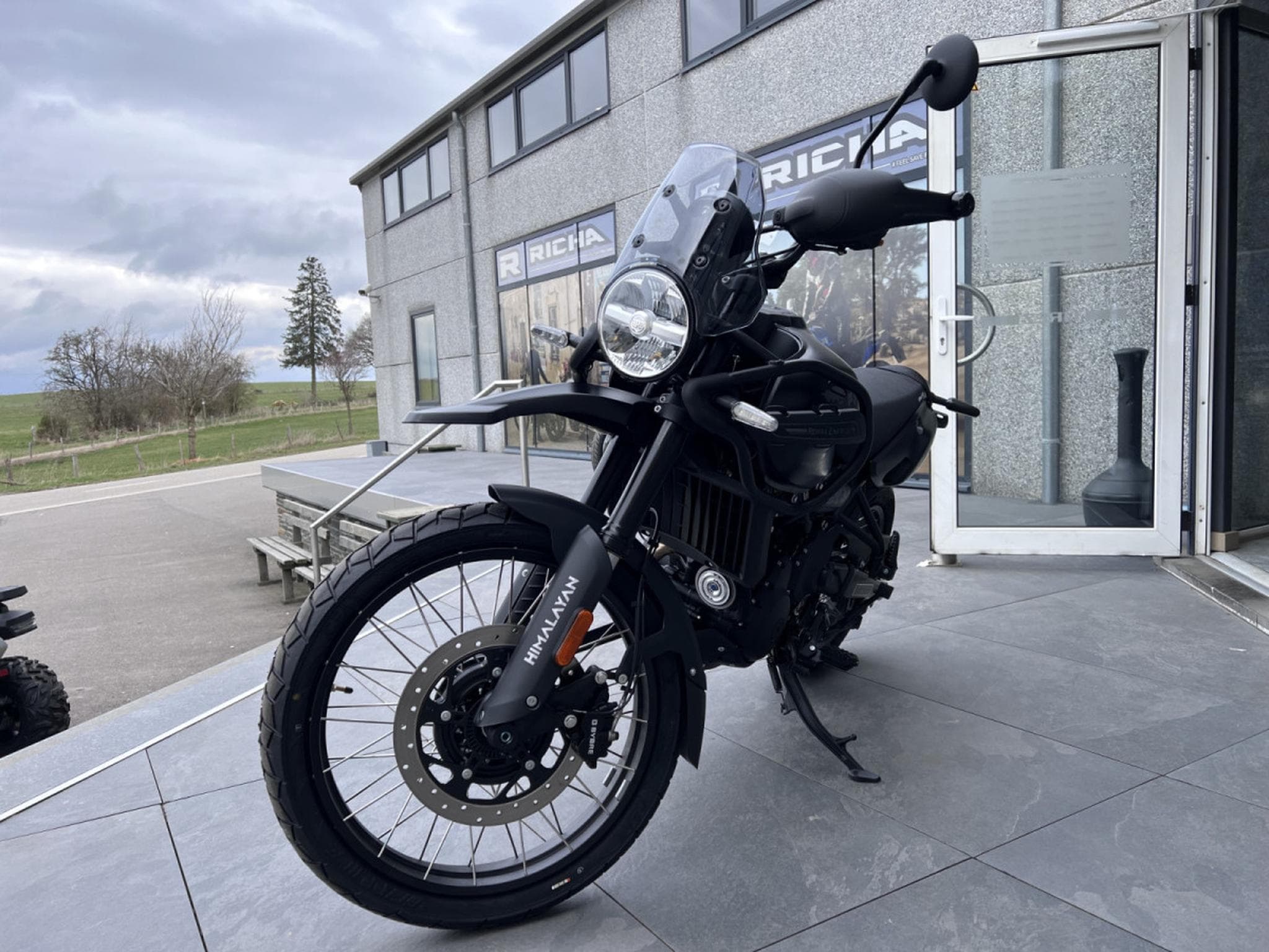 Royal Enfield Himalayan 450 Hanle Black (2024) - Photo 2