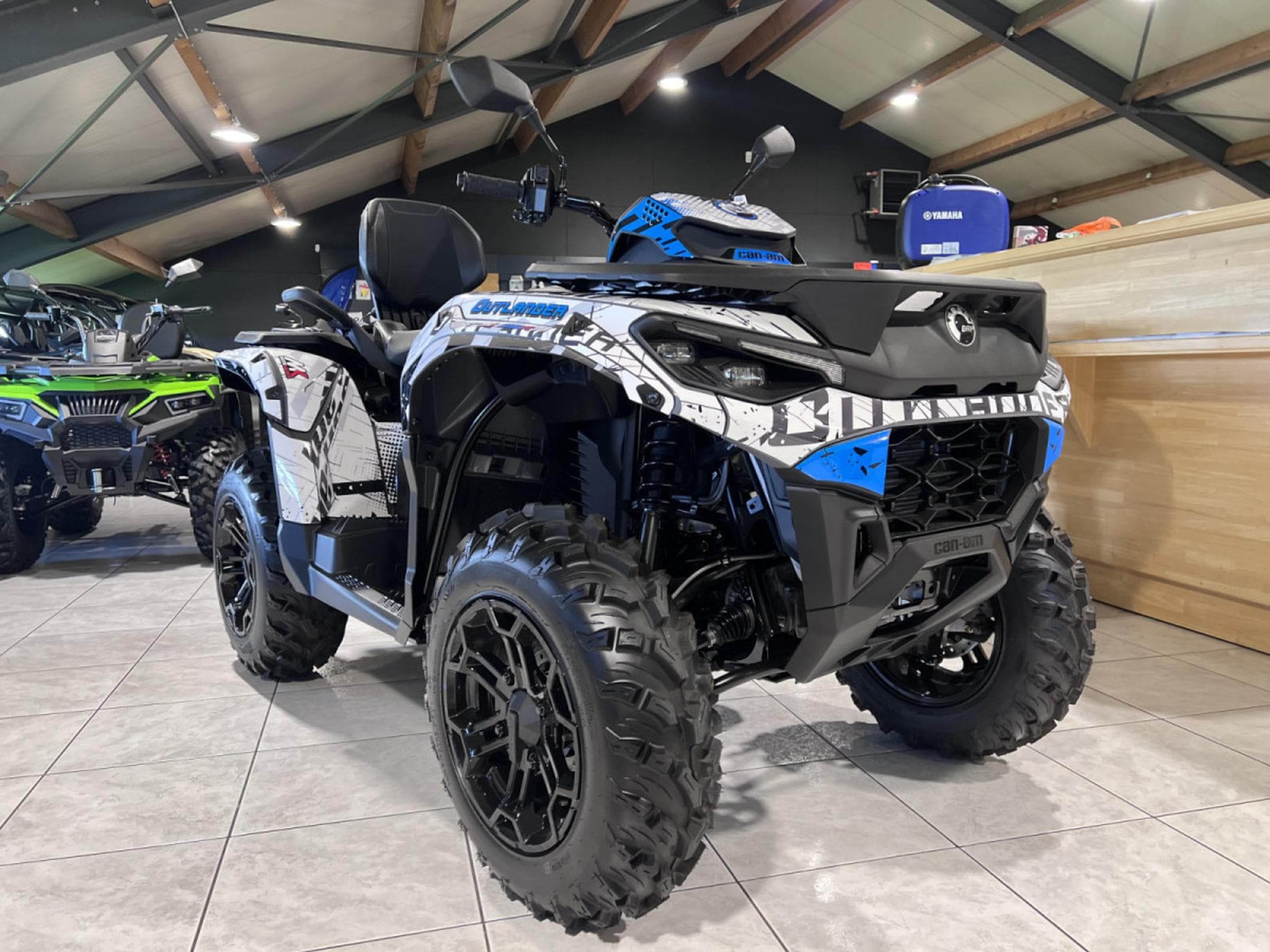 BRP Can-Am Outlander Max 4 WD 850 DPS  ABS T3B 1000 cc Covering (2026) - Photo 6