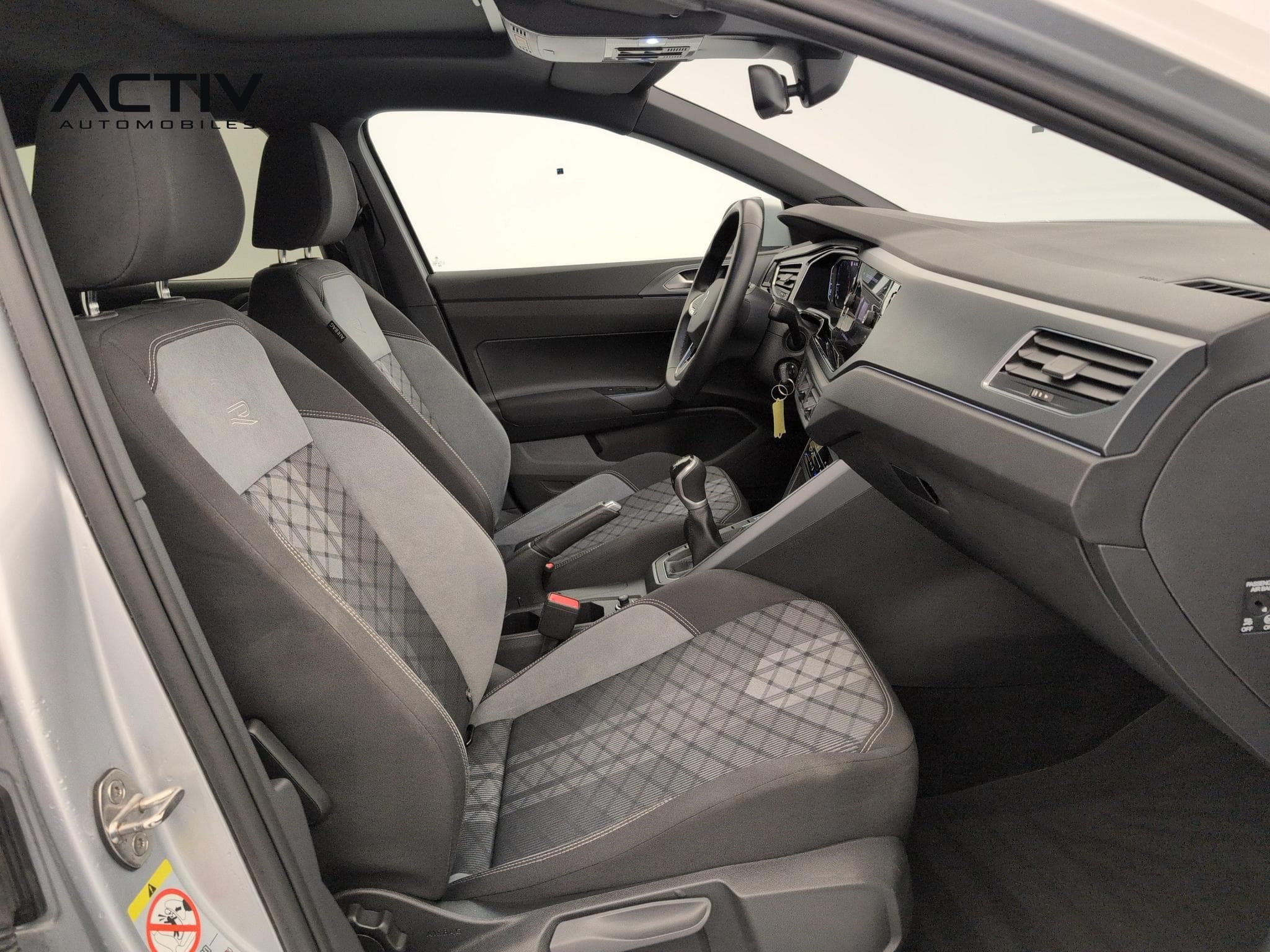 VW Taigo 1.0 TSI 116 BVM6 R-LINE (2025) - Photo 9