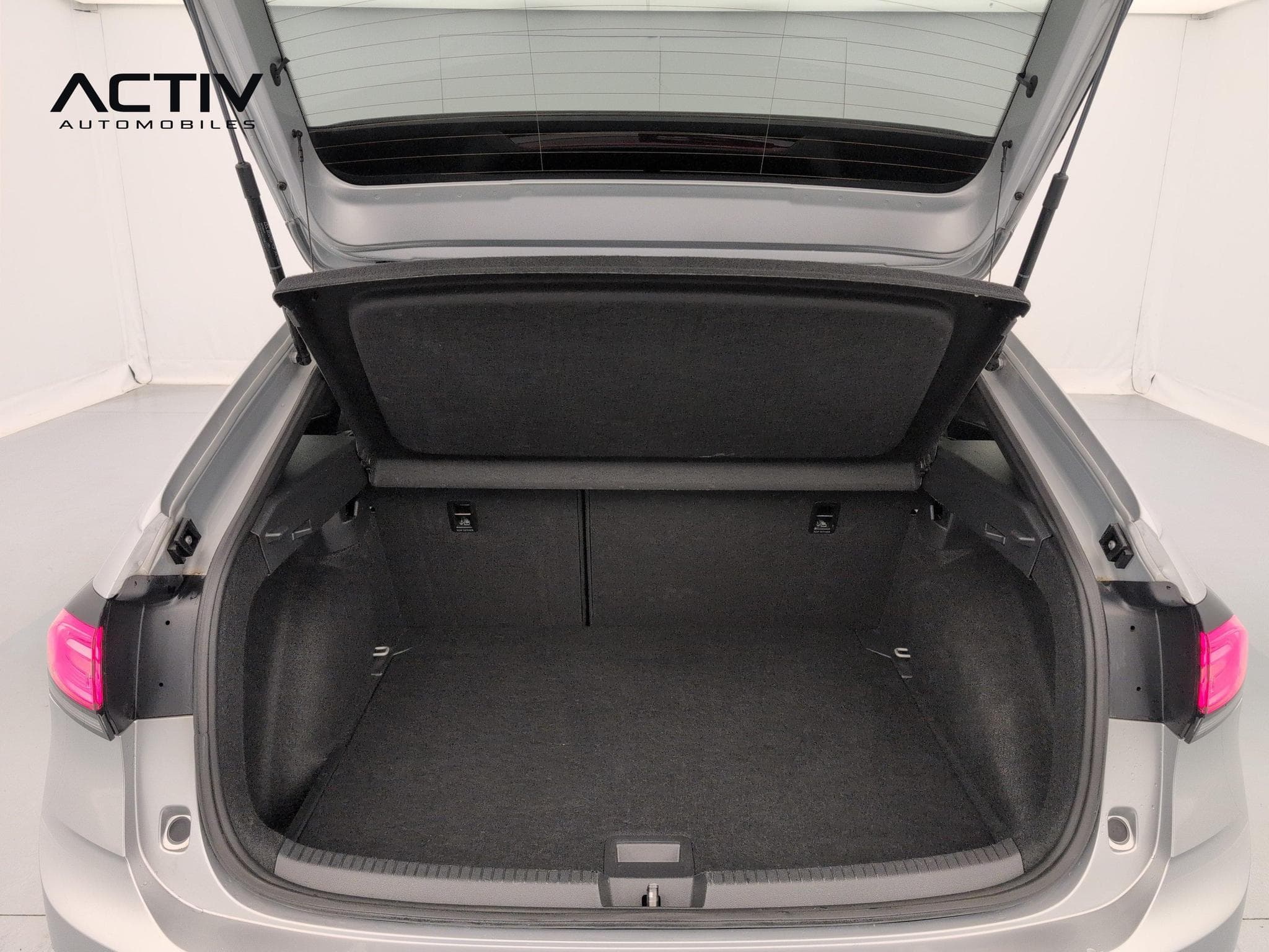 VW Taigo 1.0 TSI 116 BVM6 R-LINE (2025) - Photo 11