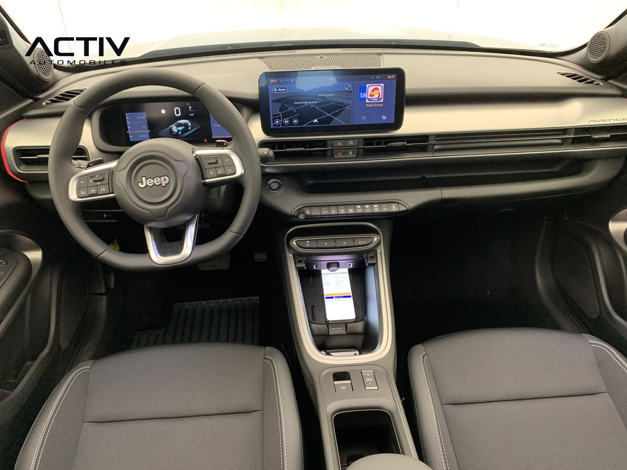 Jeep Avenger 1.2 Turbo T3 110 ch e-Hybrid BVR6 Summit (2026) - Photo 14