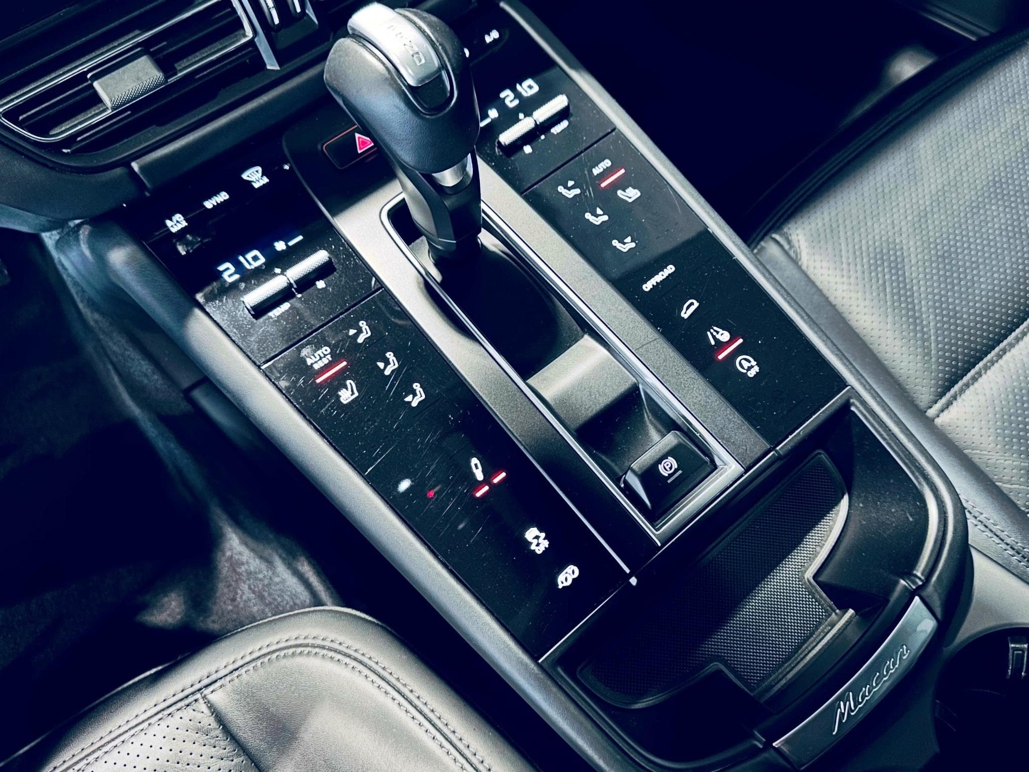Porsche Macan MACAN T PDK (2023) - Photo 9