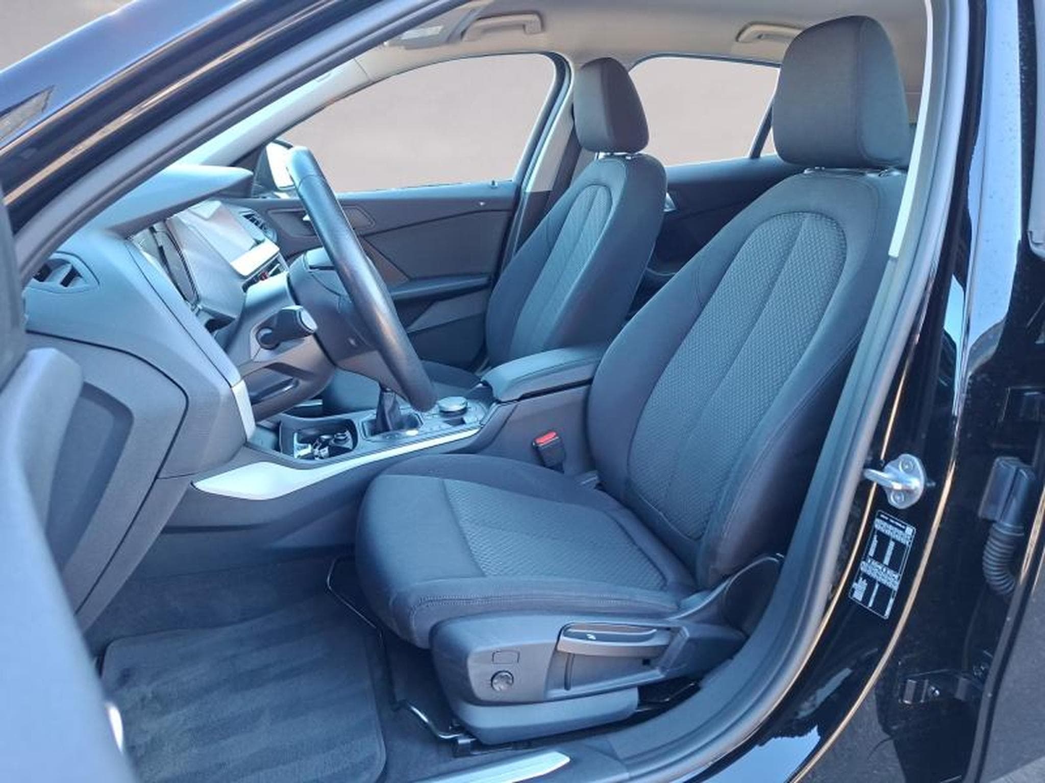 BMW 118 118d Hatch (2019) - Photo 9