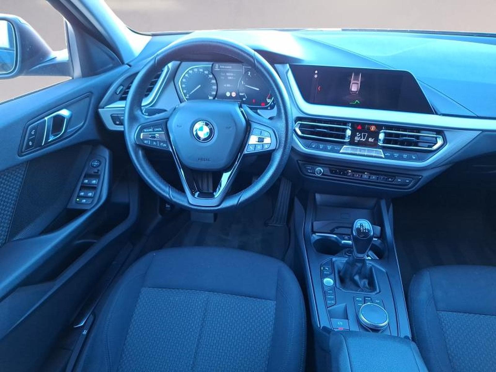 BMW 118 118d Hatch (2019) - Photo 6