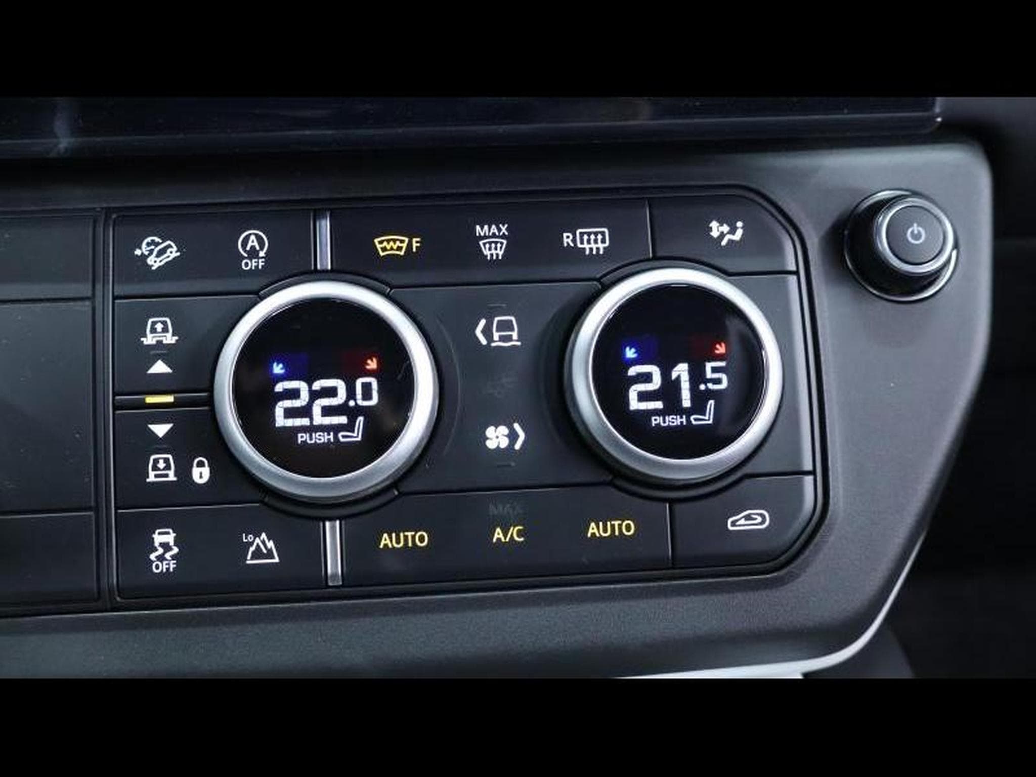 Land-Rover Defender D200 S AWD Auto. (2026) - Foto 21